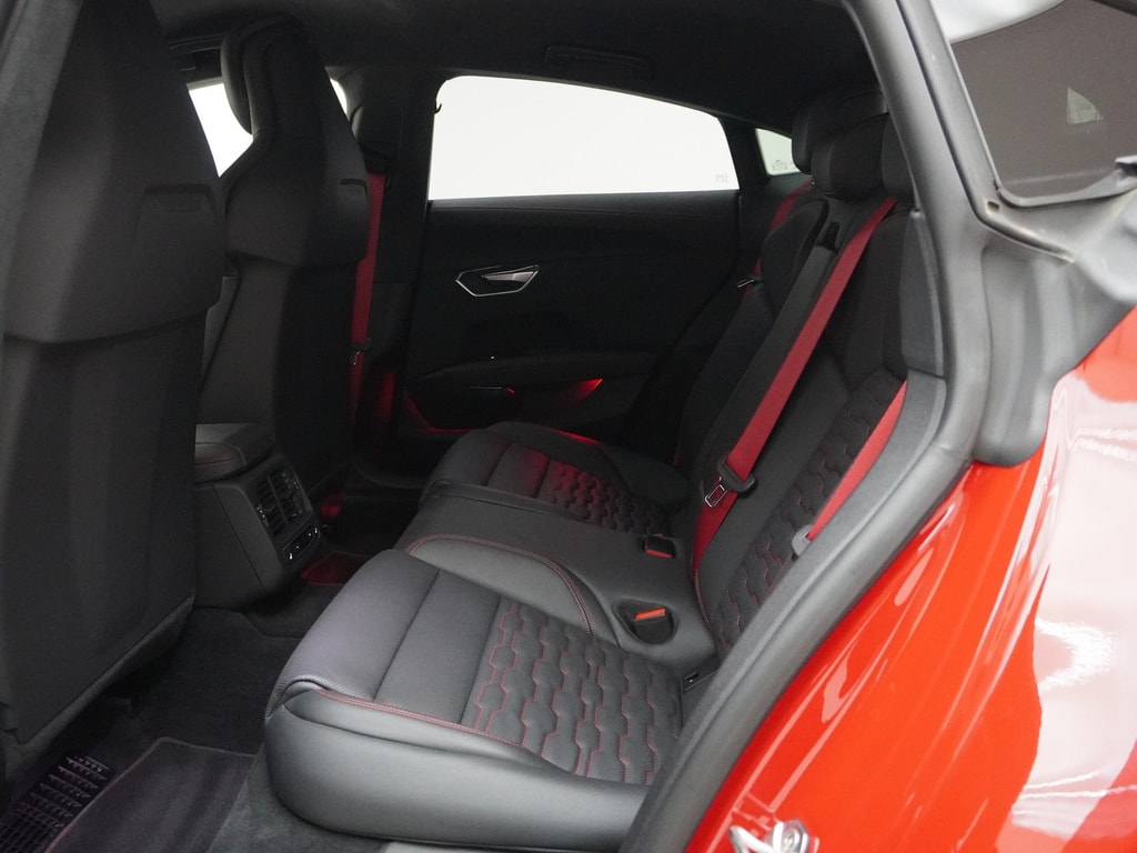 AUDI e-tron GT RS quattro “Black-Edition”