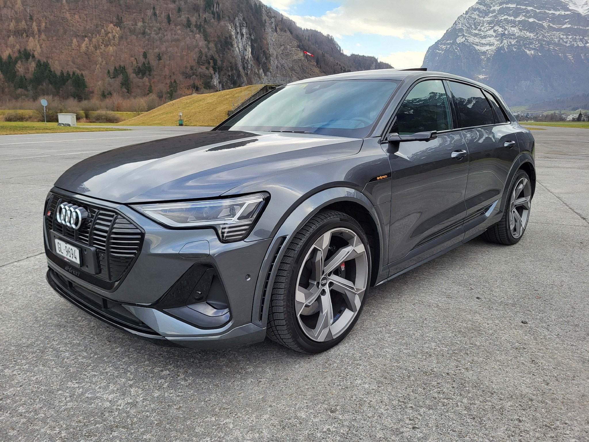 AUDI e-tron S quattro