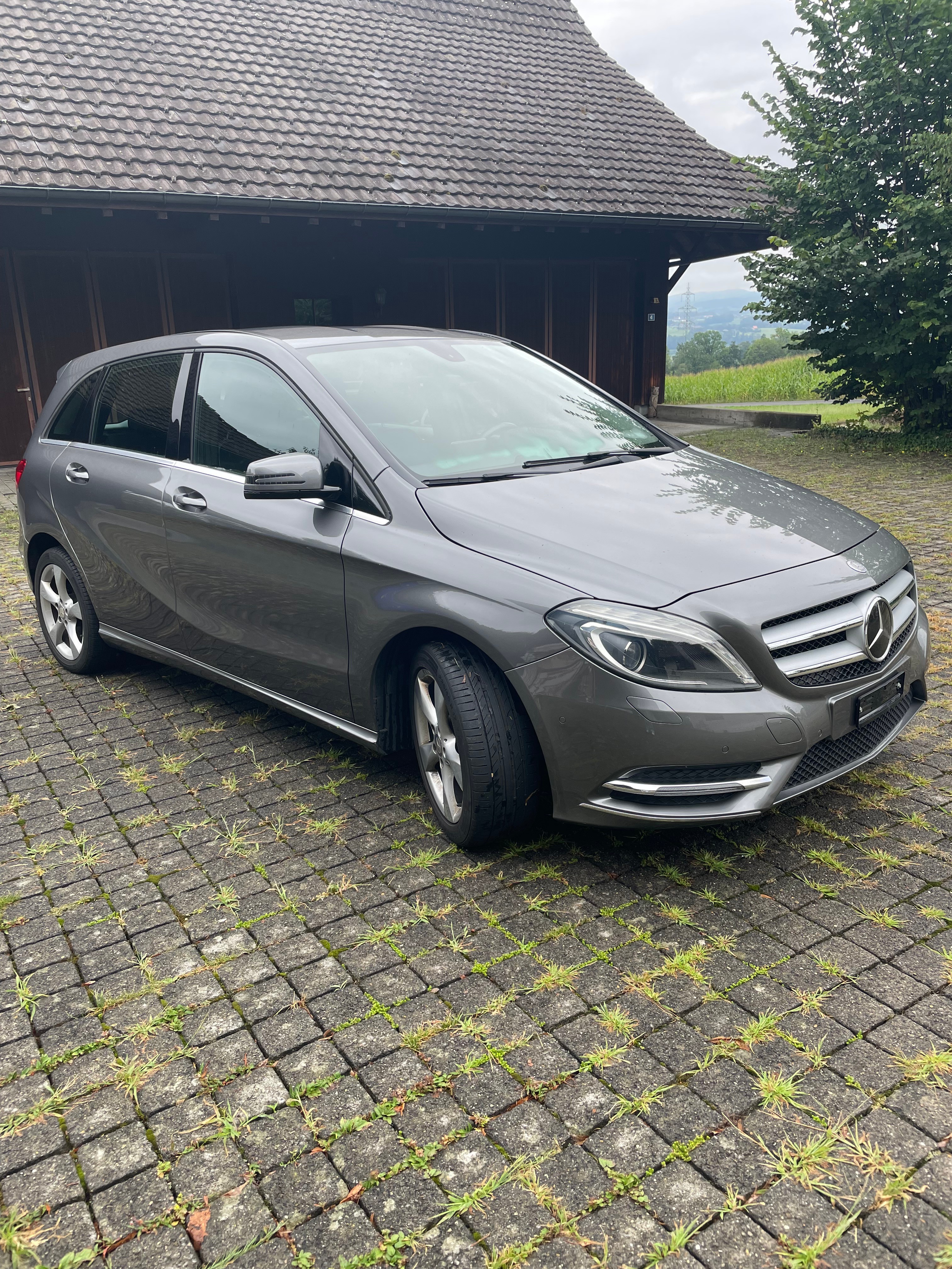 MERCEDES-BENZ B 200