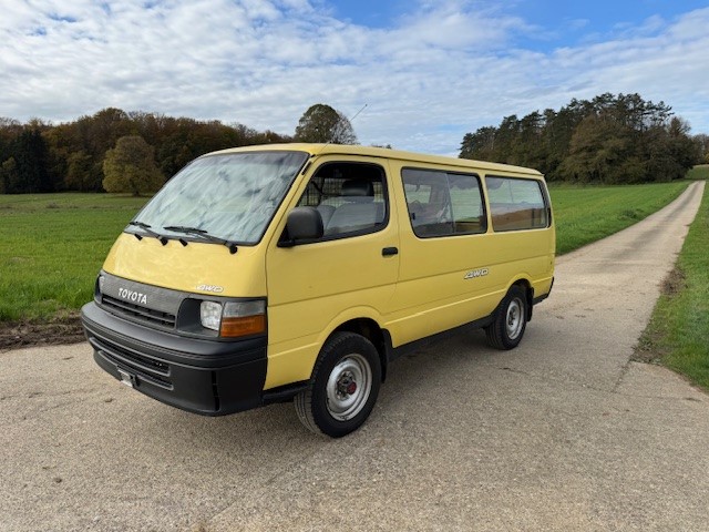 TOYOTA Hiace 2.4 EFI 4x4 Wagon