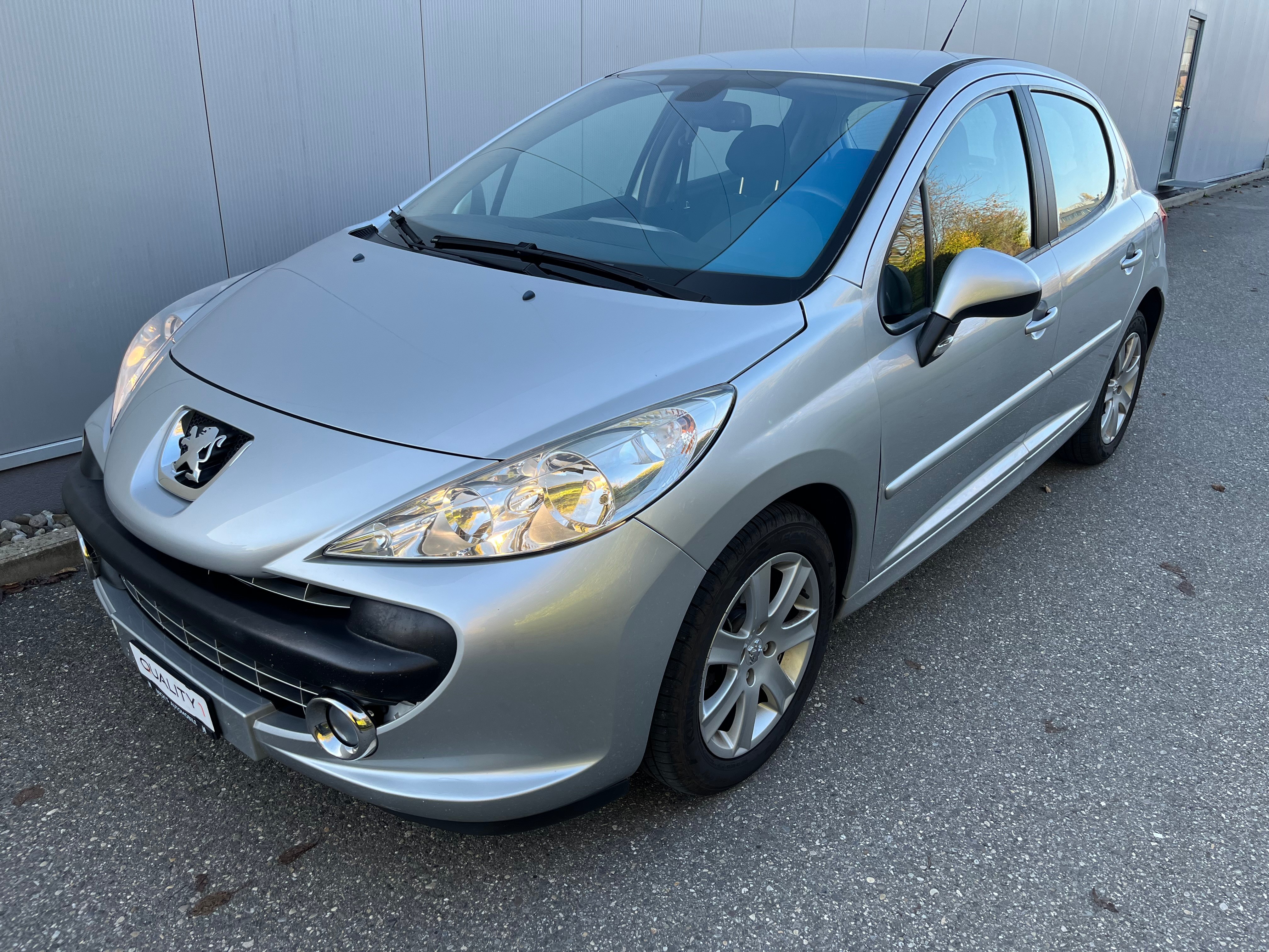 PEUGEOT 207 1.6 16V XT Premium Automatic