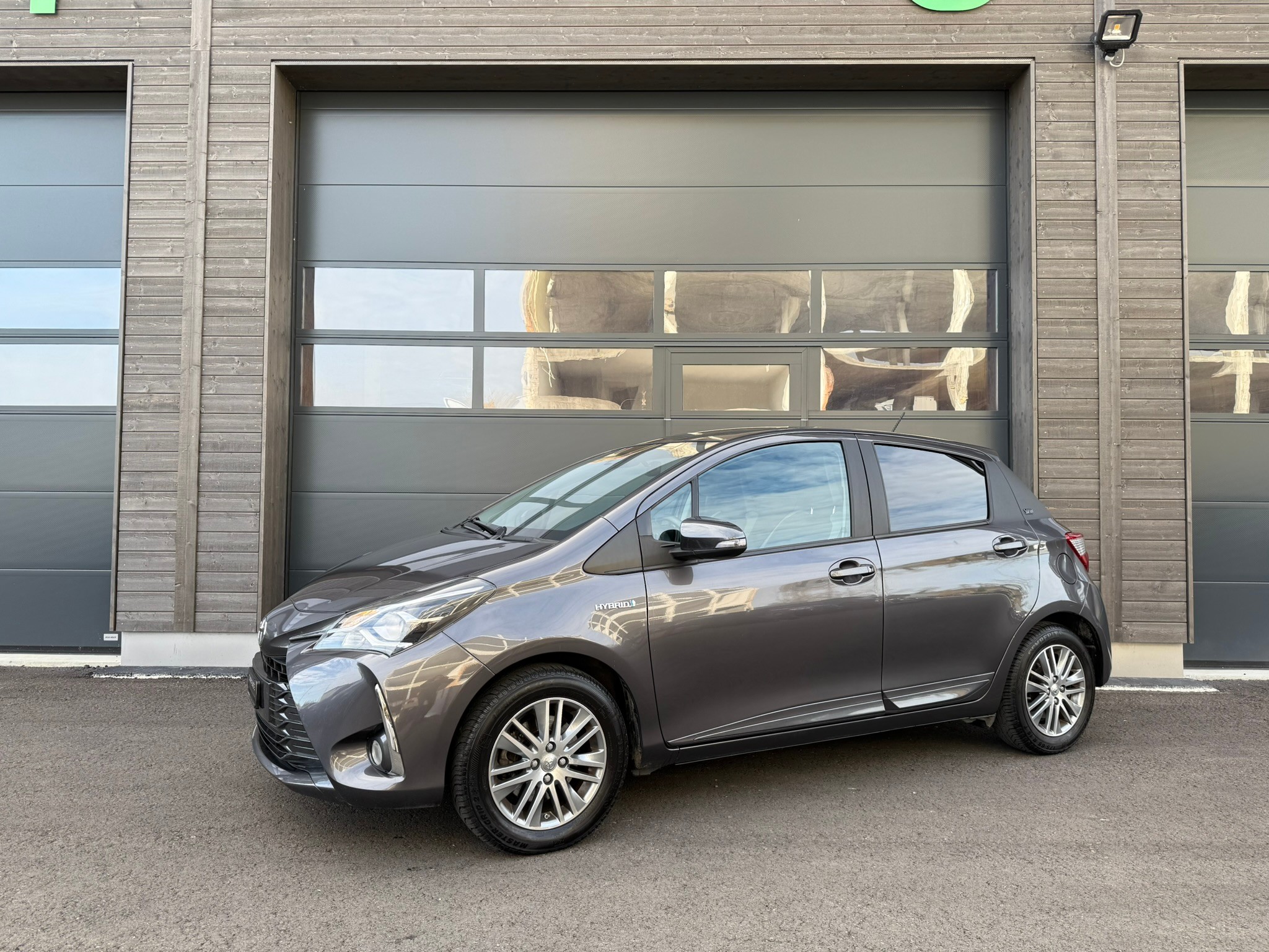 TOYOTA Yaris 1.5 VVT-i Hybrid Y20 e-CVT