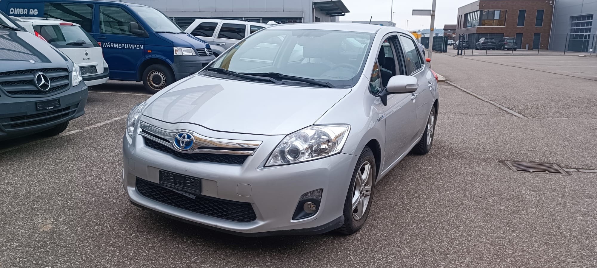 TOYOTA Auris 1.8 16V HSD Linea Sol