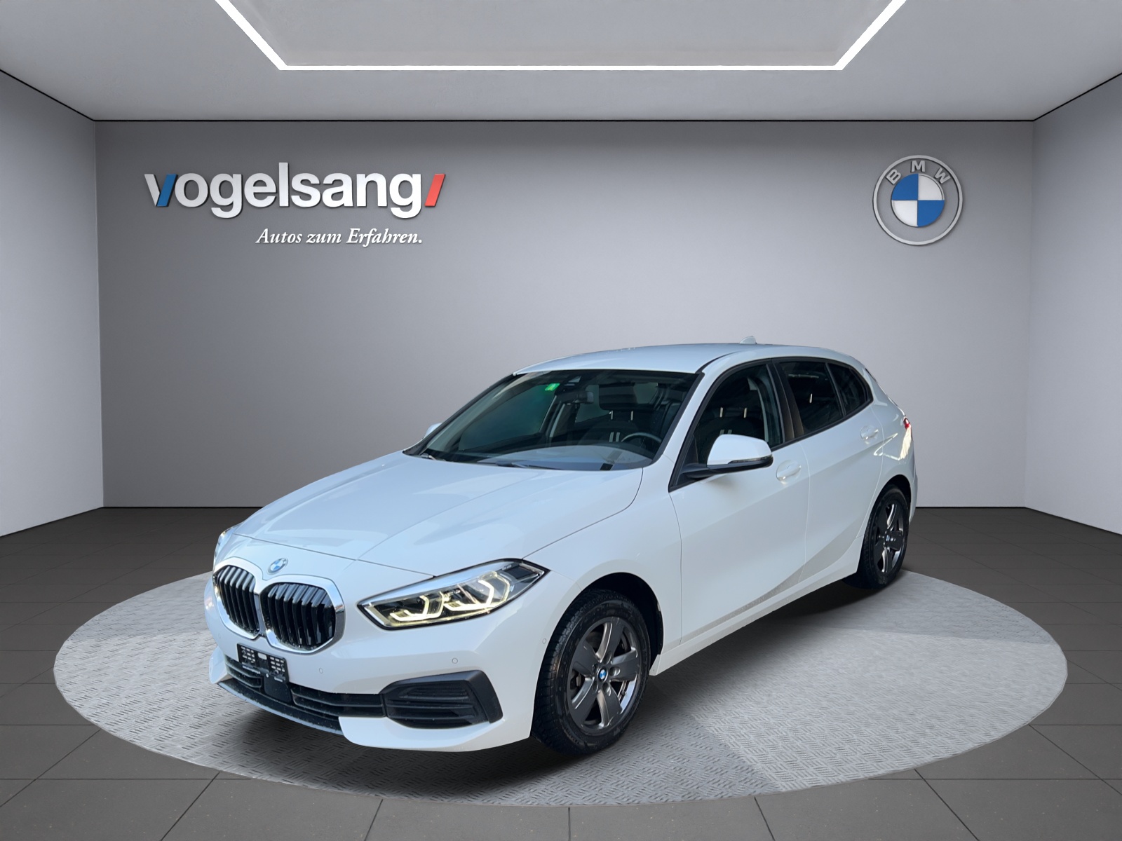 BMW 118i Essential Edition Steptronic