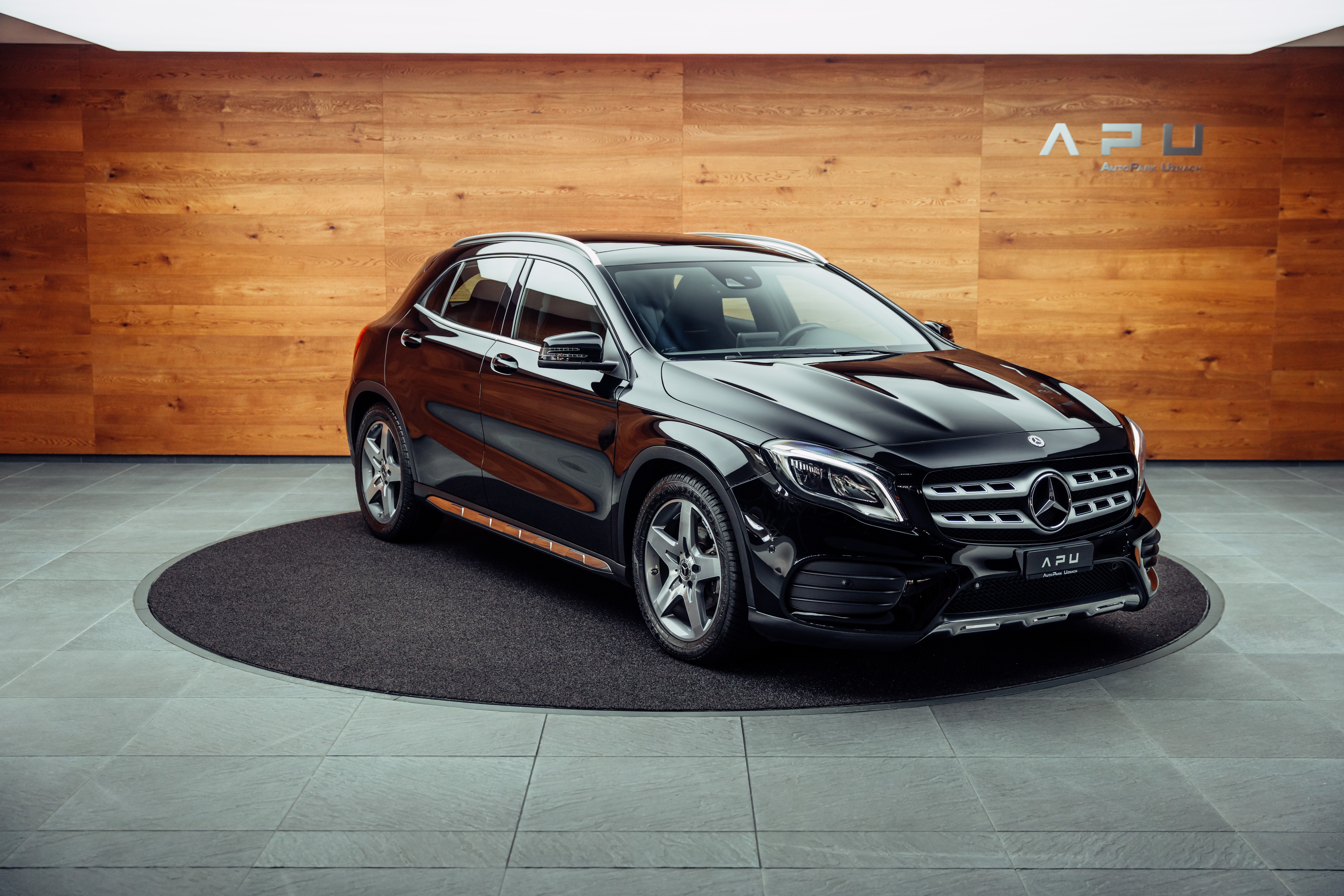 MERCEDES-BENZ GLA 200 d Swiss Star Edition AMG 4Matic 7G-DCT