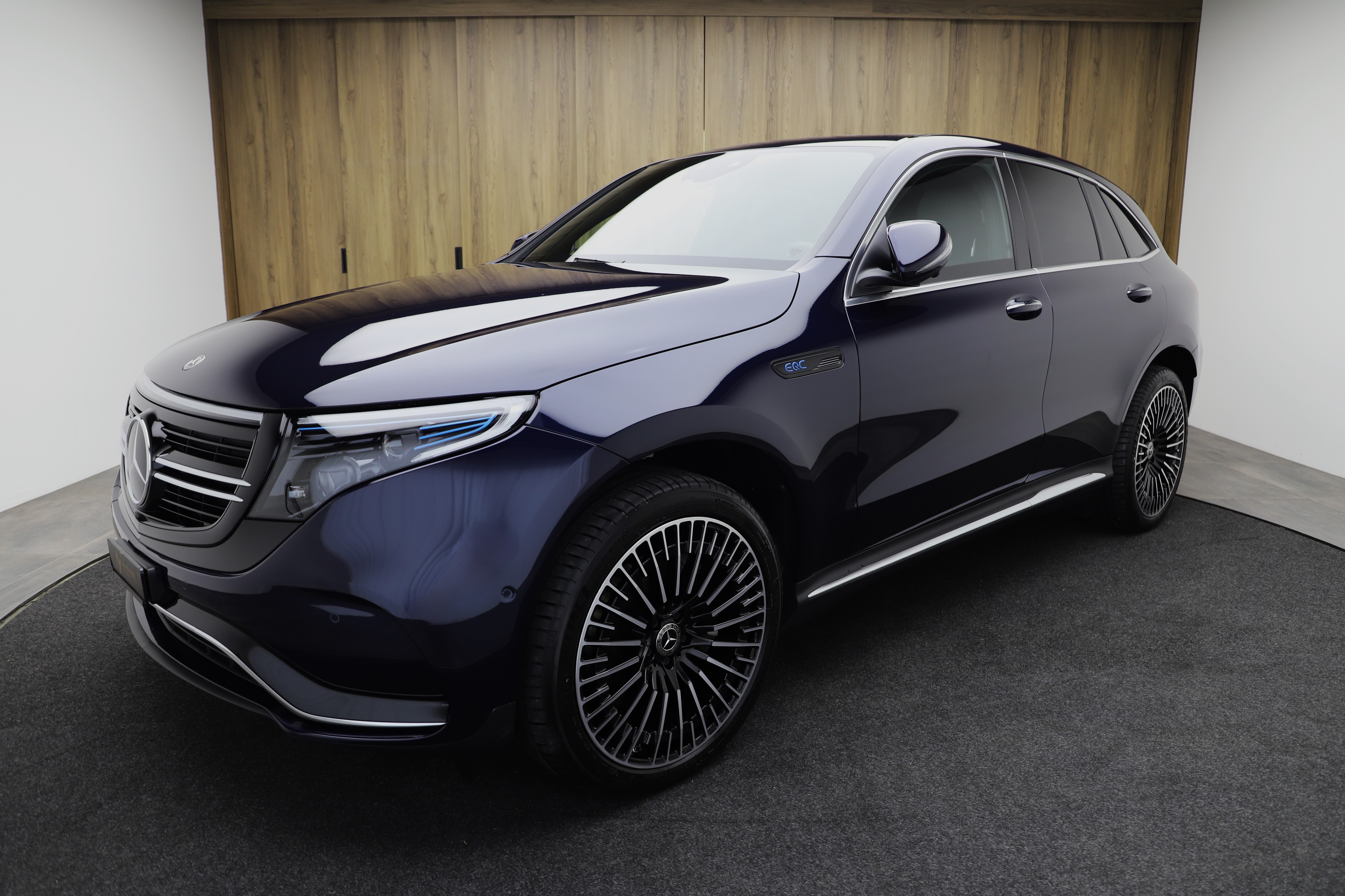 MERCEDES-BENZ EQC 400 AMG Line 4Matic