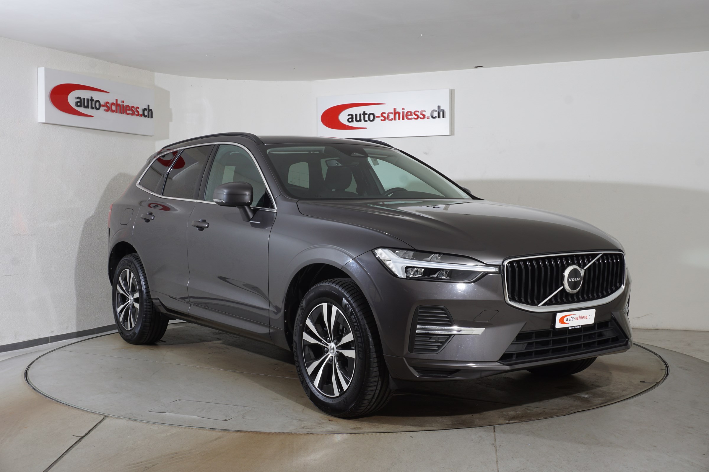 VOLVO XC60 B4 Benzin Mild Hybrid Momentum Geartronic