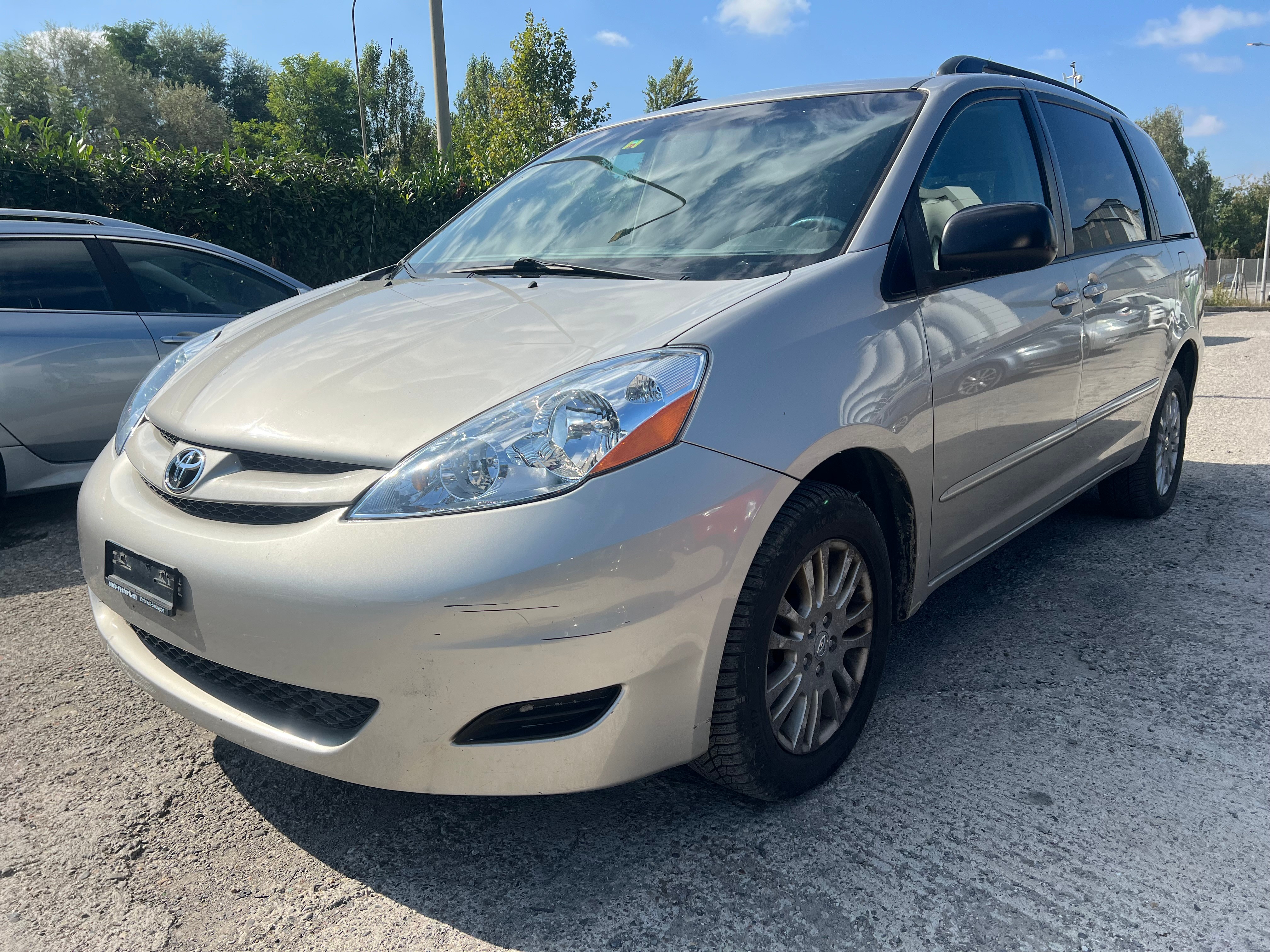 TOYOTA Sienna