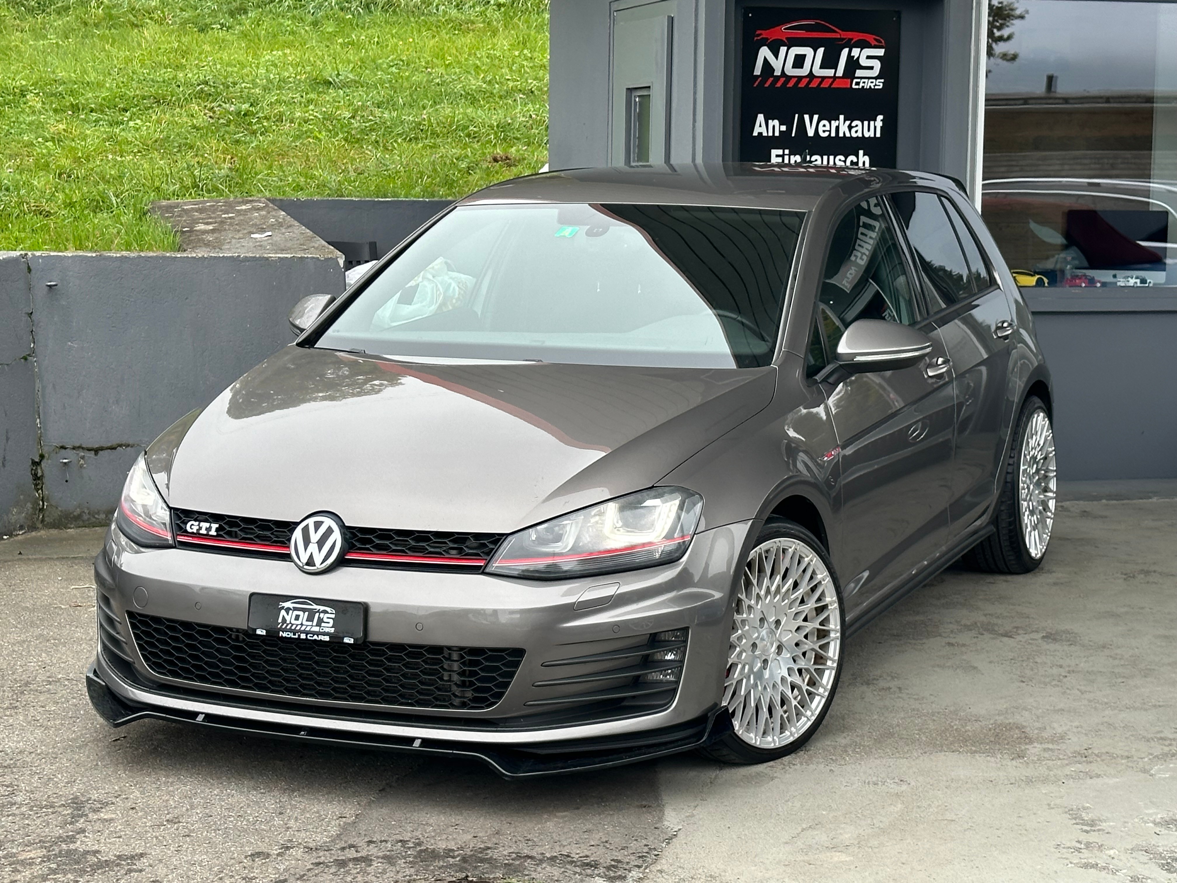 VW Golf 2.0 TSI GTI Performance DSG