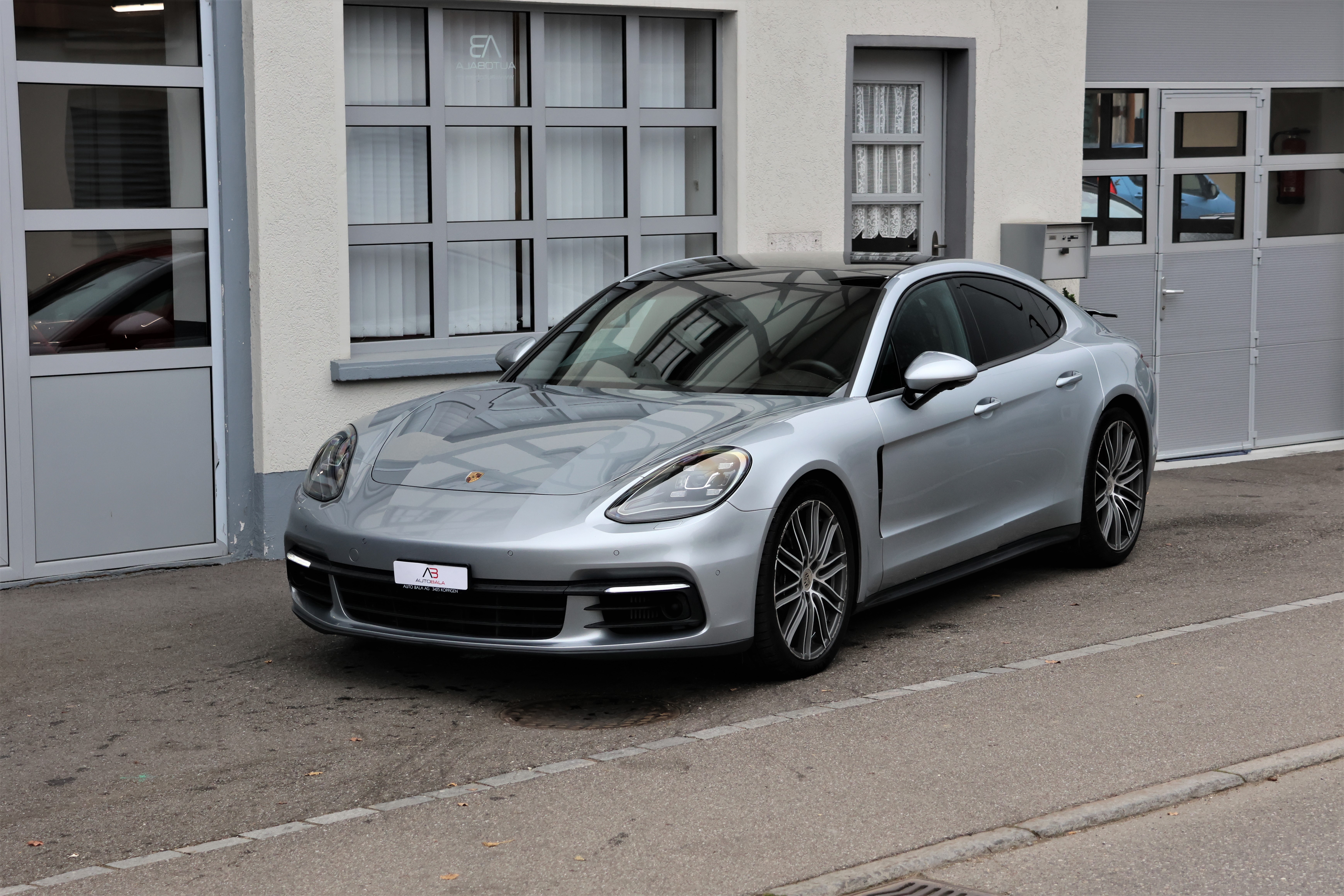 PORSCHE Panamera 4 PDK (CH)