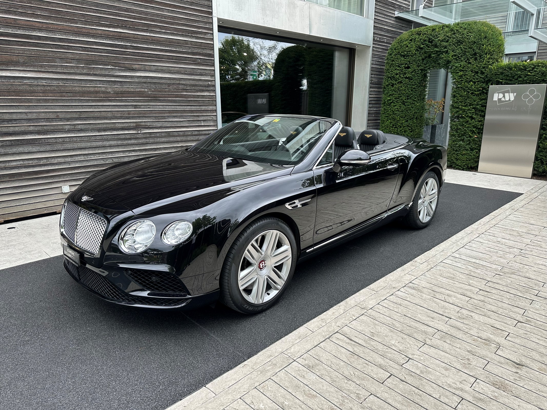 BENTLEY Continental GTC 4.0 V8