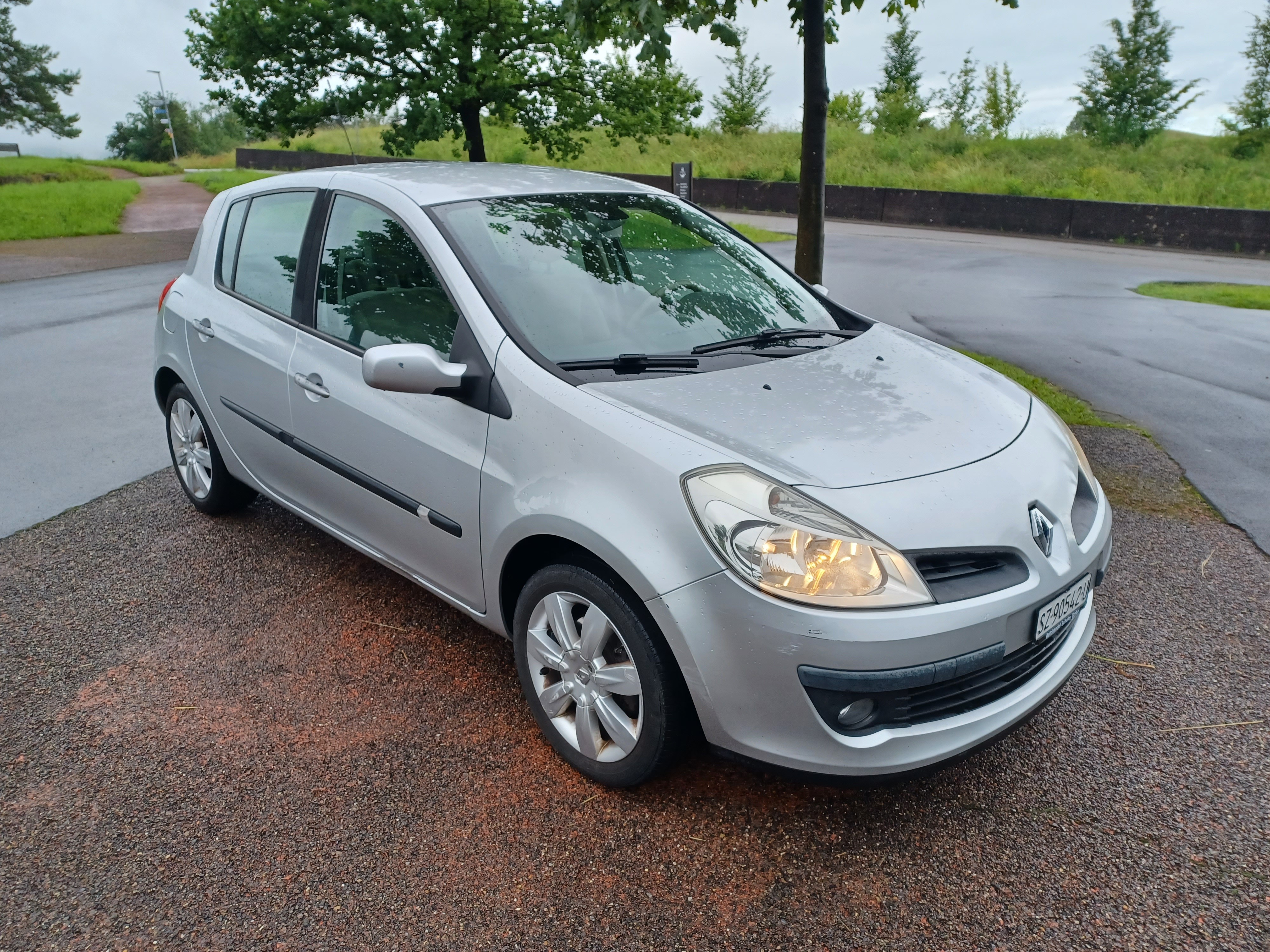 RENAULT Clio 2.0 16V Initiale Automatic