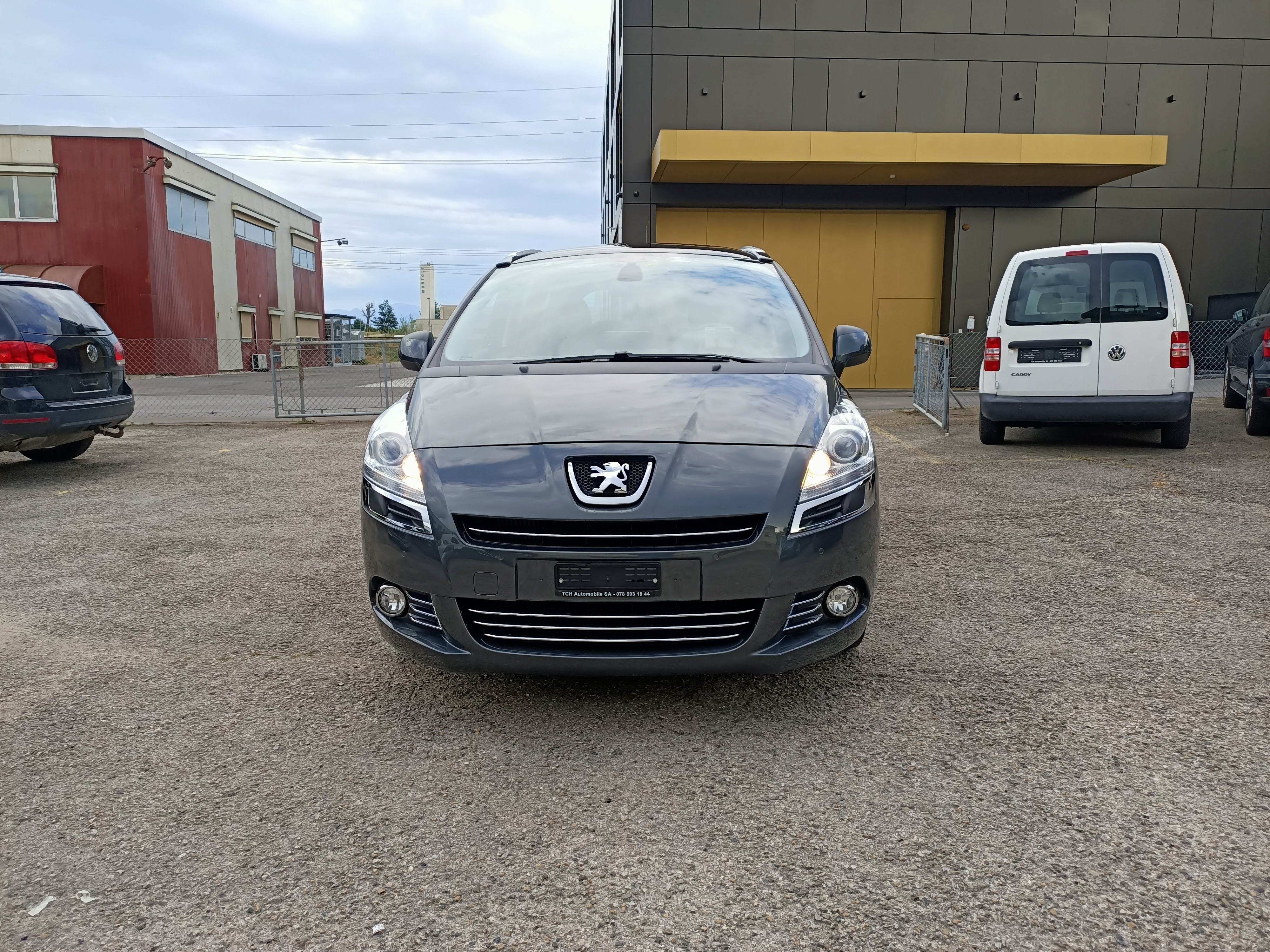 PEUGEOT 5008 1.6 16V T Allure Automatic