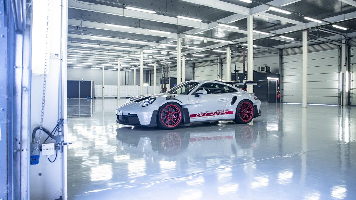 PORSCHE 911 GT3 RS