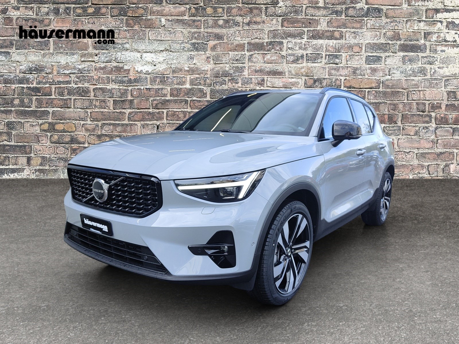 VOLVO XC40 2.0 B4 MH Plus Dark