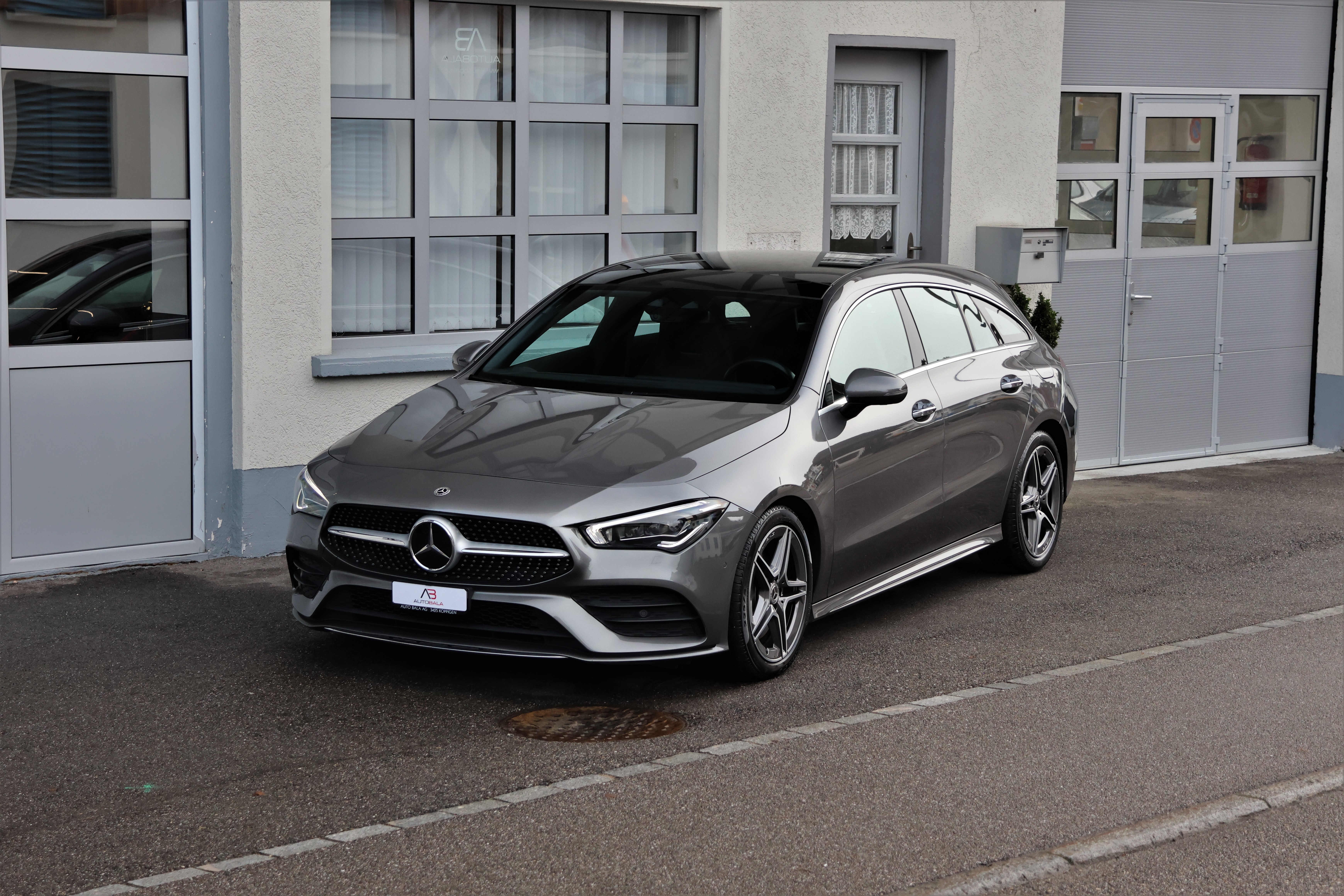 MERCEDES-BENZ CLA Shooting Brake 250 4Matic 7G-DCT AMG Line (CH)