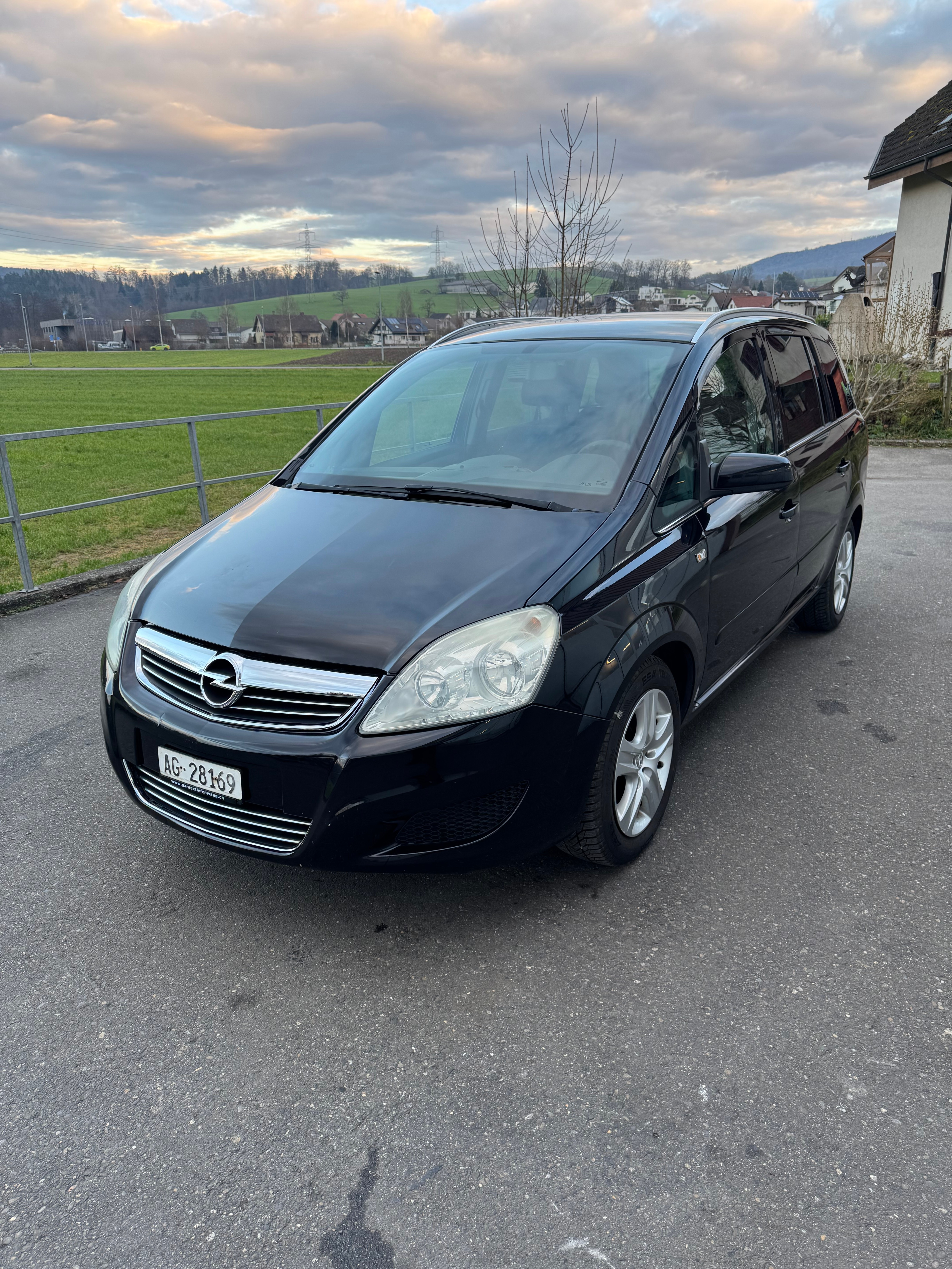 OPEL Zafira 2.2i 16V Enjoy