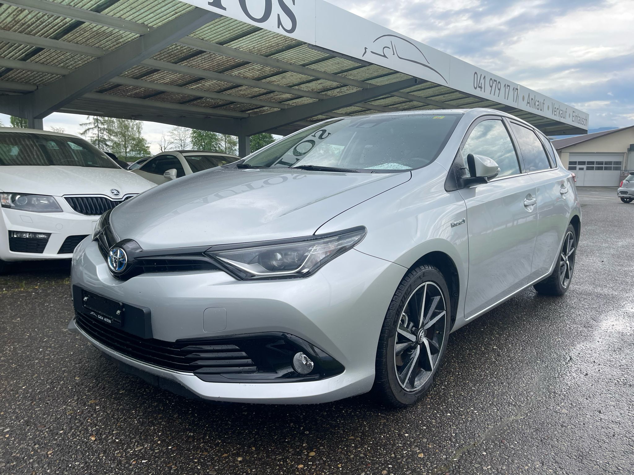 TOYOTA Auris 1.8 HSD Comfort e-CVT