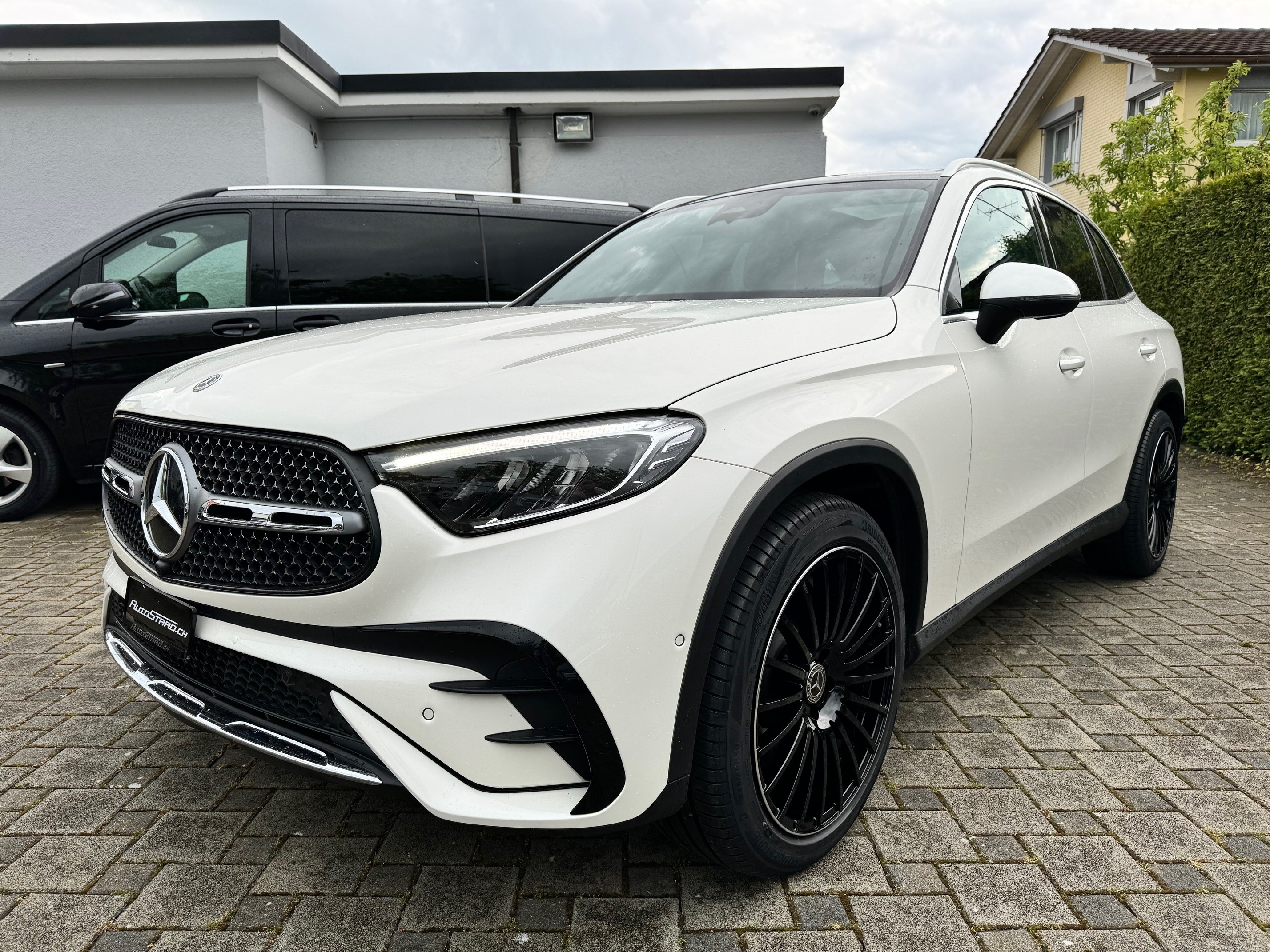 MERCEDES-BENZ GLC 300 4Matic AMG Line 9G-Tronic