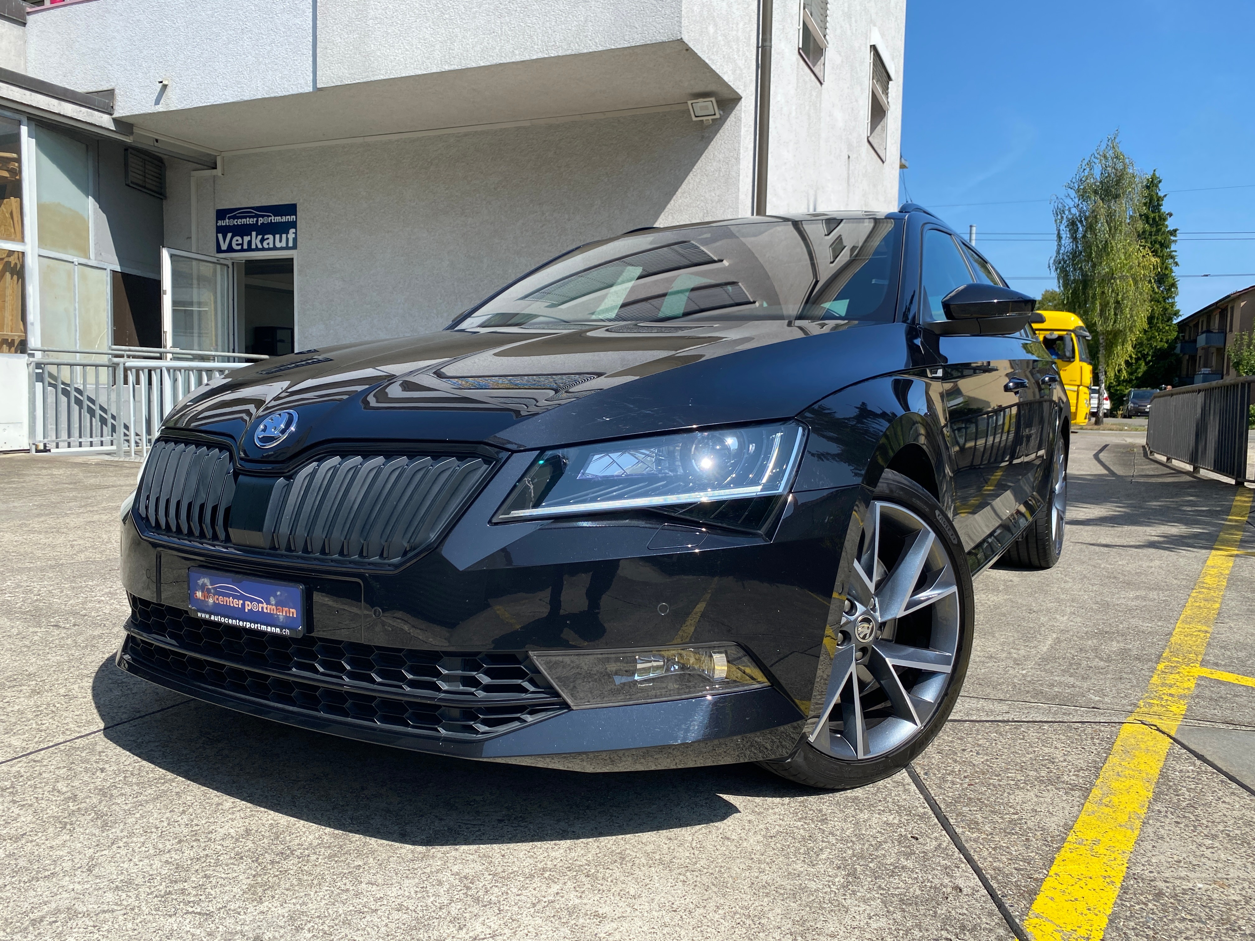 SKODA Superb Combi 2.0 TSI SportLine+ DSG 4x4