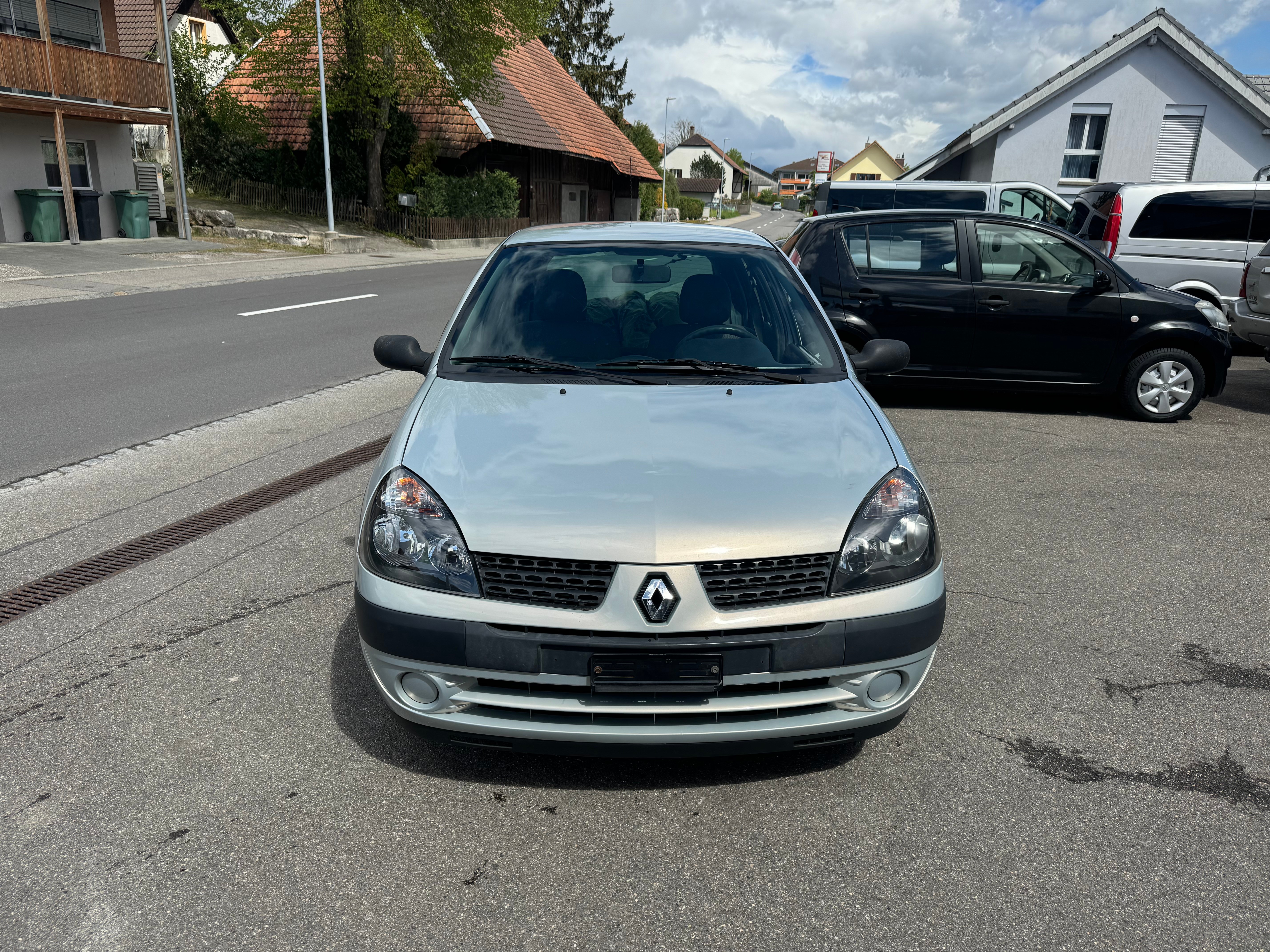 RENAULT Clio 1.2 16V Expression Confort