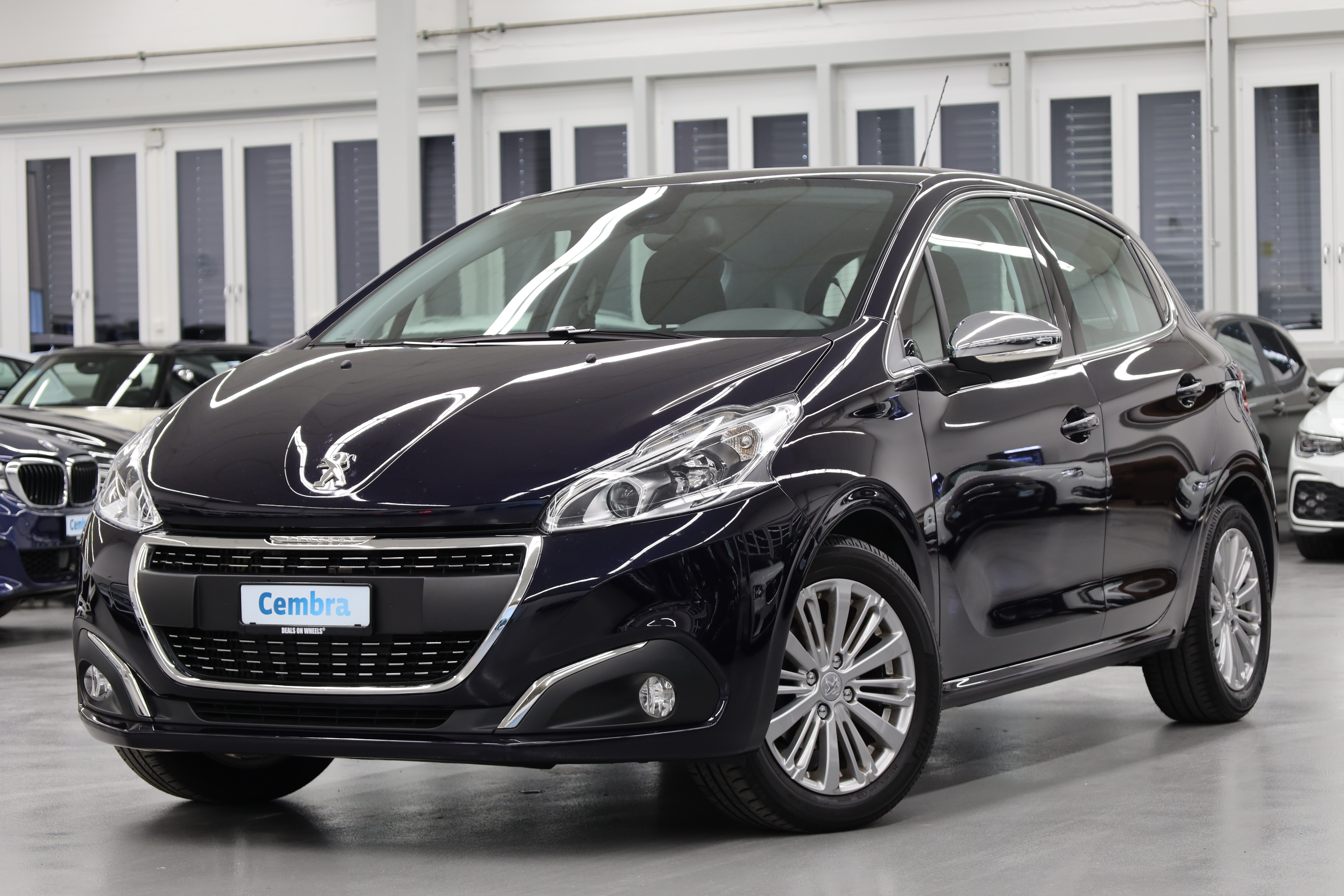 PEUGEOT 208 1.2 PureTech Allure EAT6