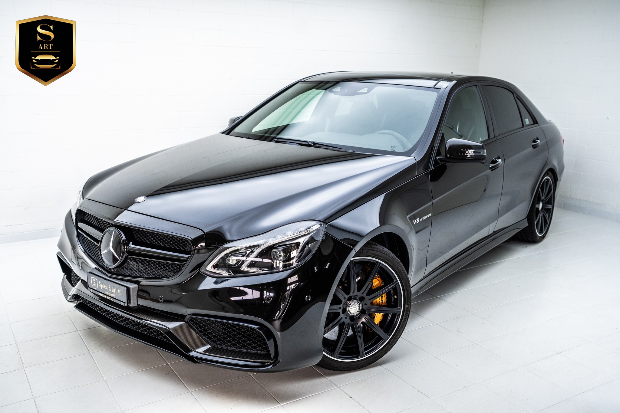 MERCEDES-BENZ E 63 AMG S 4Matic *CARBON PAKET*