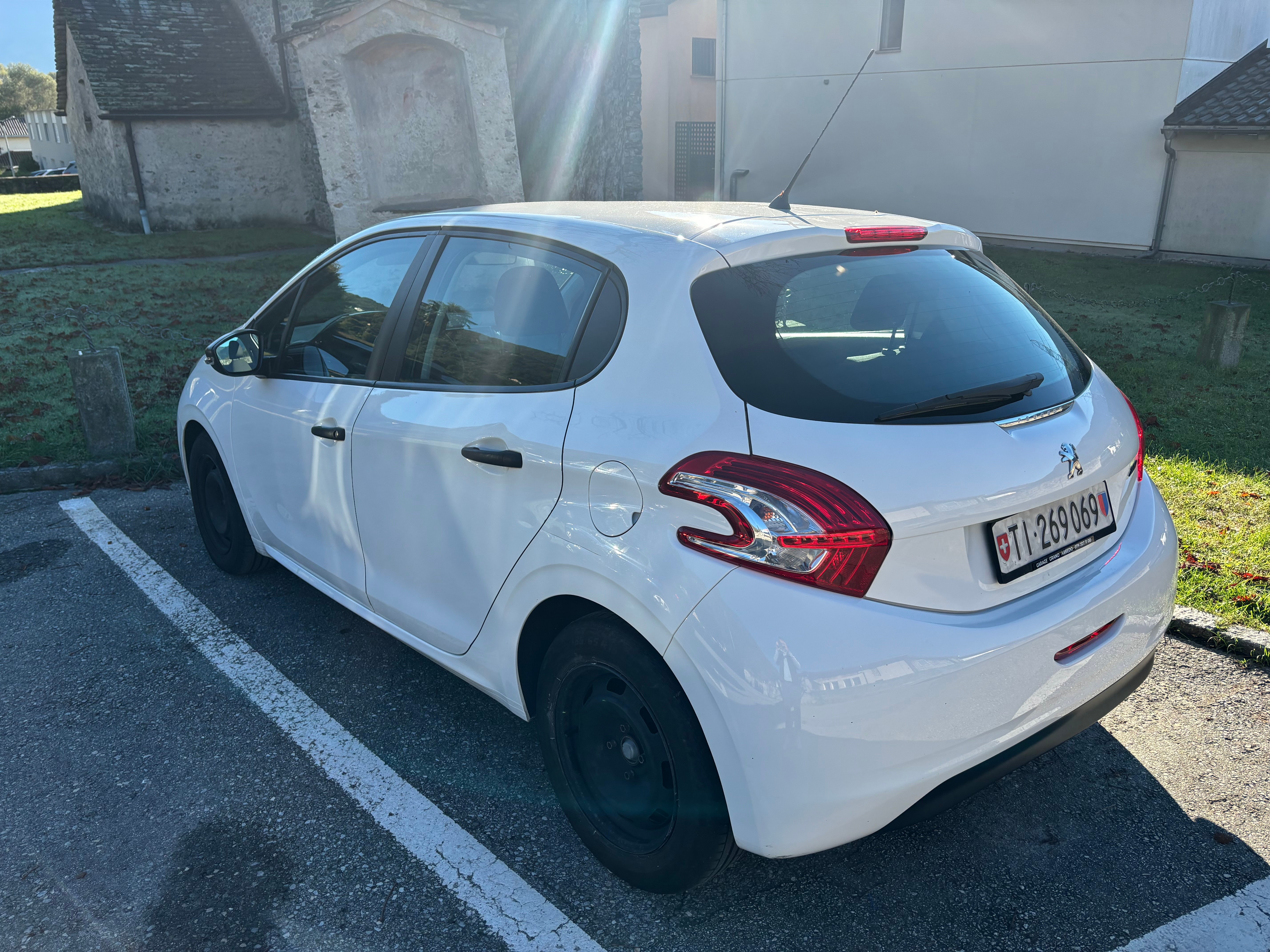 PEUGEOT 208 1.2 VTI Style