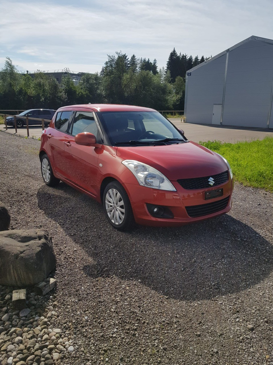 SUZUKI SWIFT