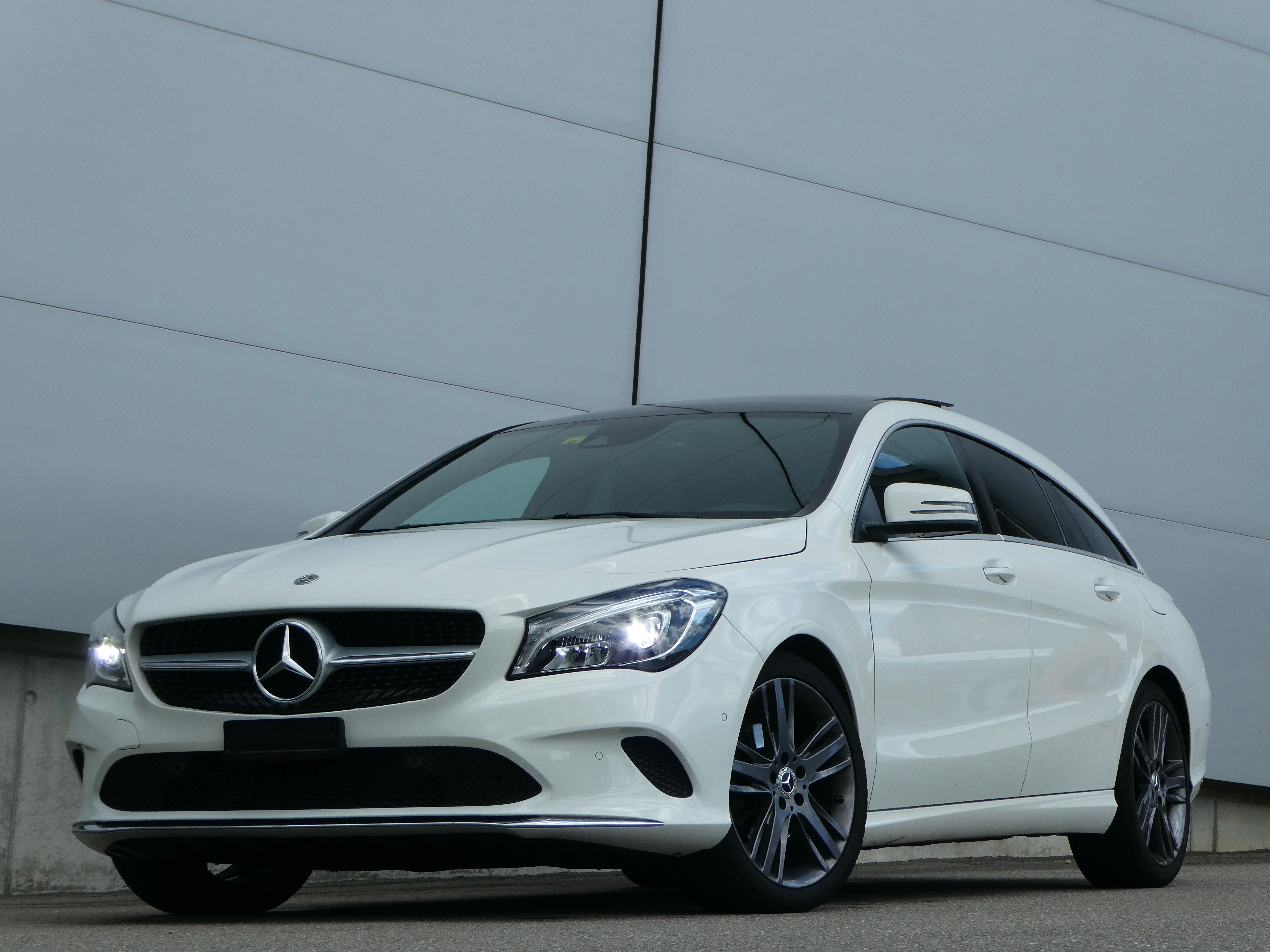 MERCEDES-BENZ CLA Shooting Brake 220 d Urban 7G-DCT