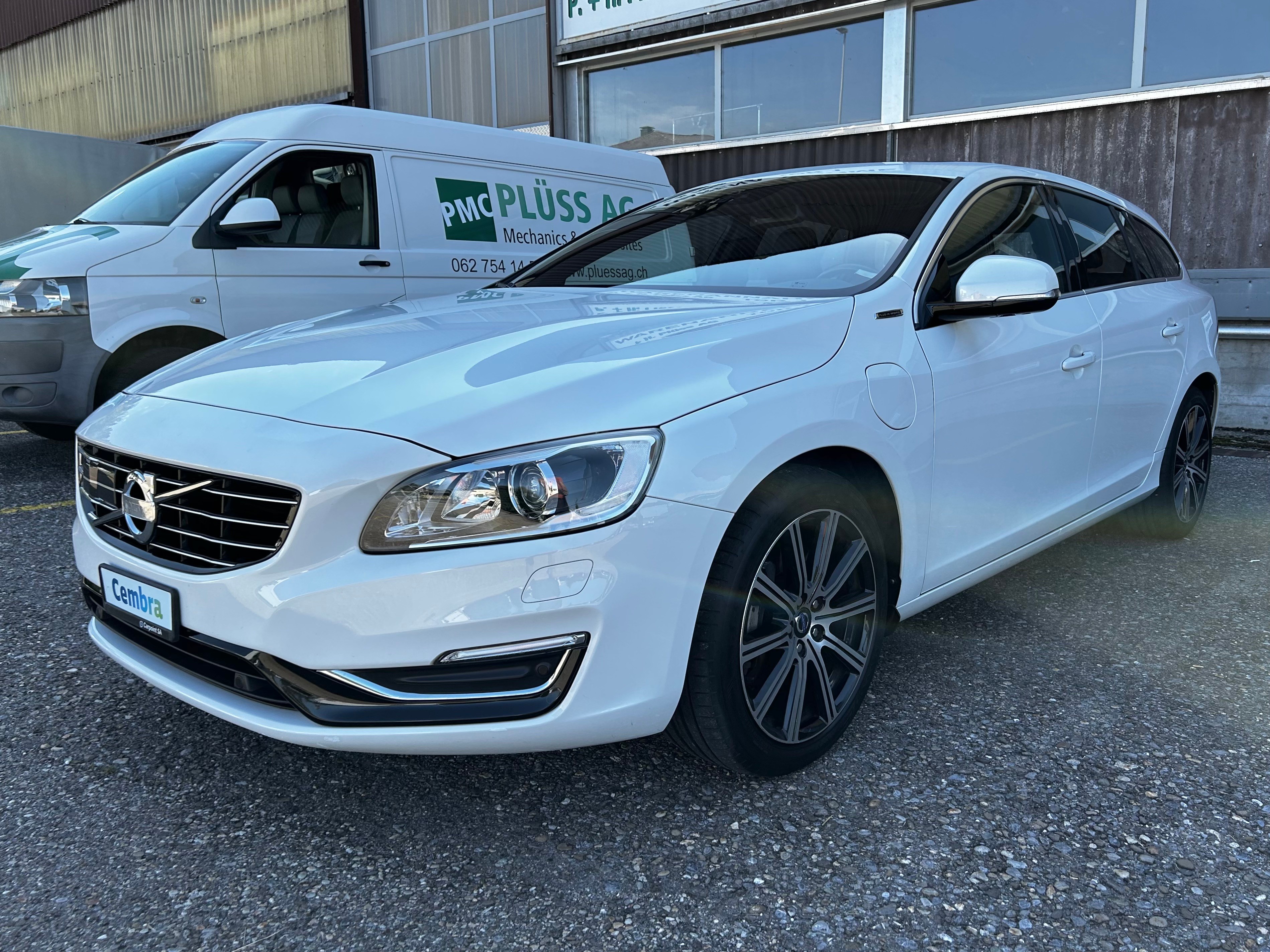 VOLVO V60 D6 AWD Plug-in Hybrid Summum Geartronic