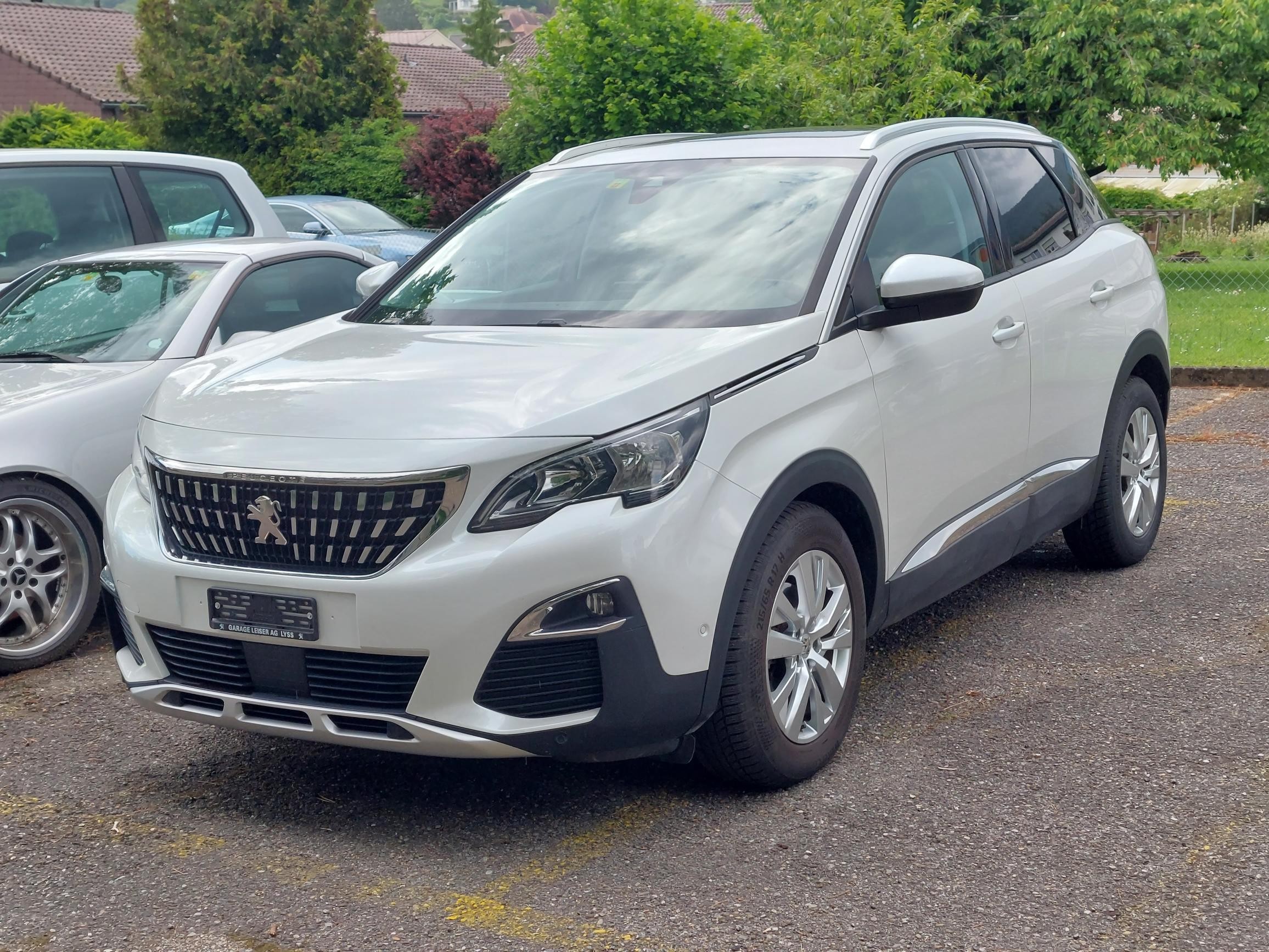 PEUGEOT 3008 1.2 PureTech Allure