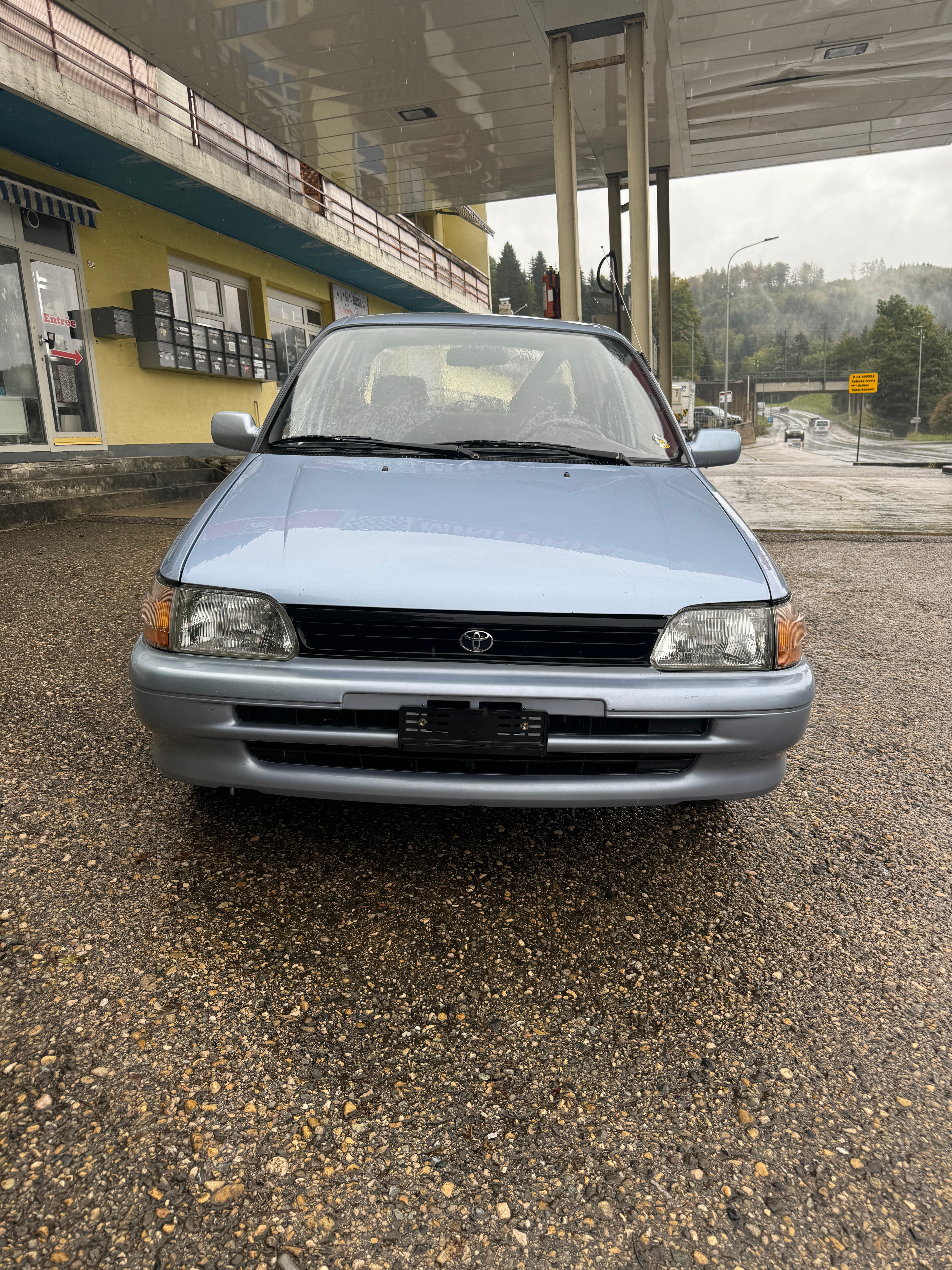 TOYOTA Starlet 1.3 XLi Jeans