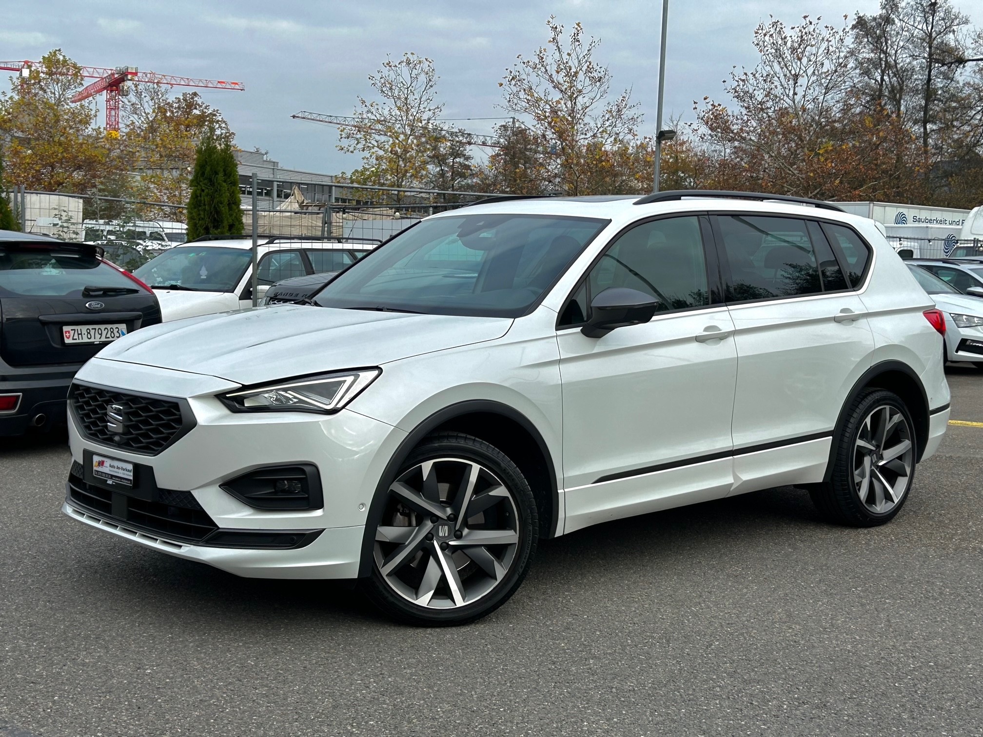 SEAT Tarraco 2.0TSI 4Drive DSG FR / 8-fach bereift / 1 Jahr Garantie / 7 Plätzer