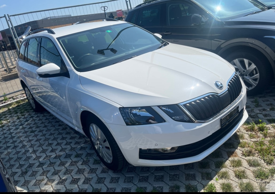 SKODA Octavia Combi 1.5 TSI Ambition DSG