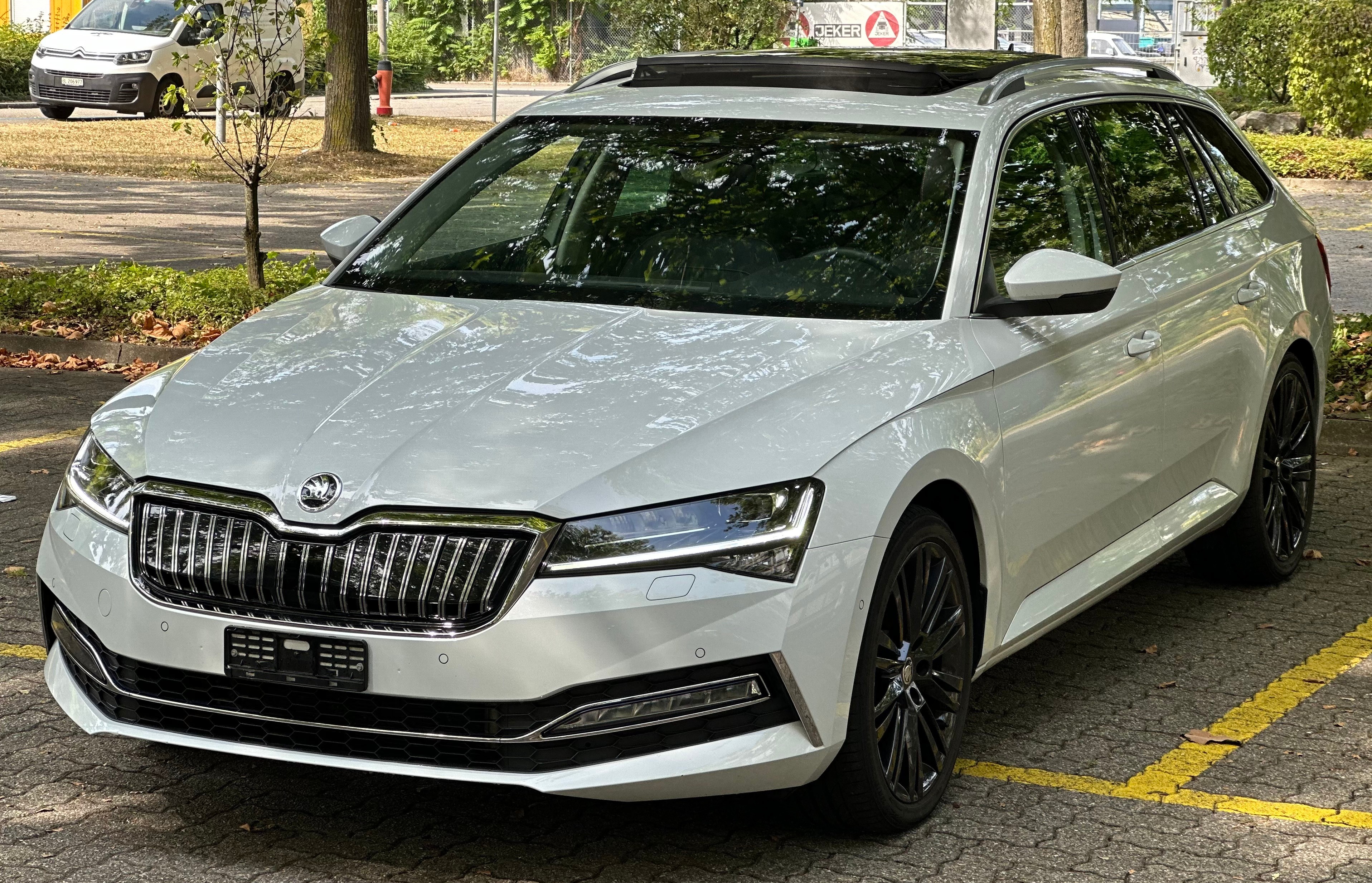 SKODA Superb 1.4 TSI Style PHEV DSC