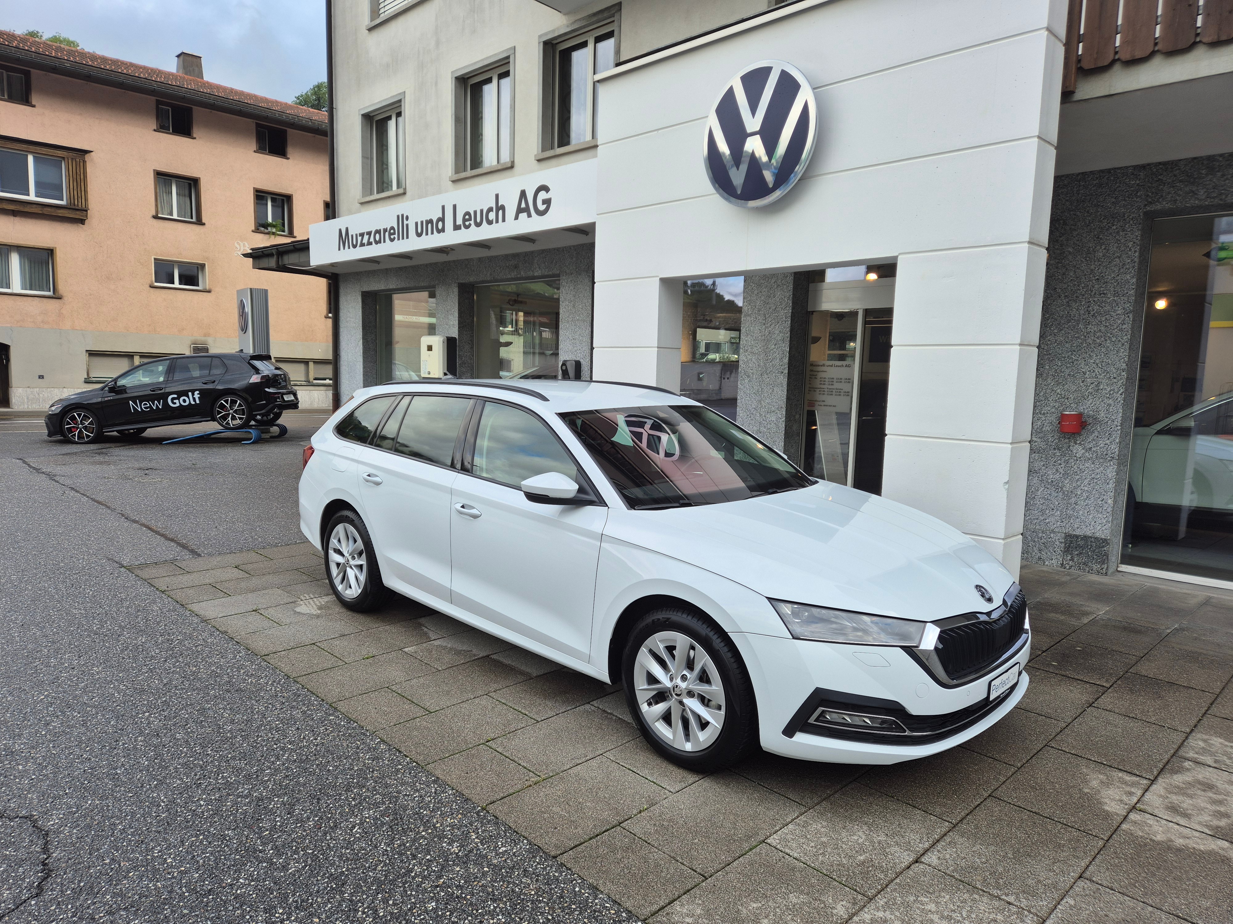 SKODA Octavia Combi 2.0 TSI Style DSG 4x4