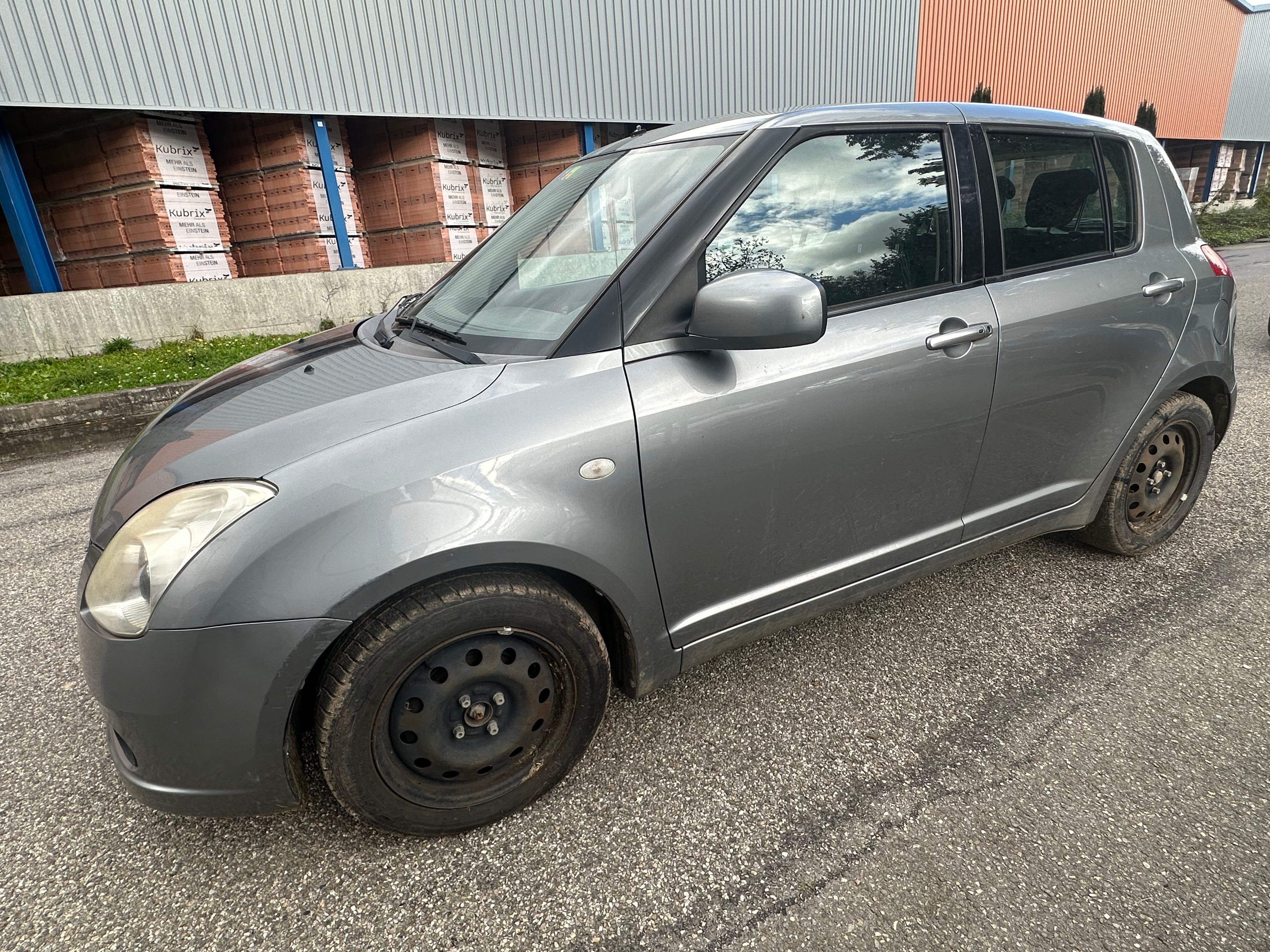 SUZUKI Swift 1.3i 16V GL Top