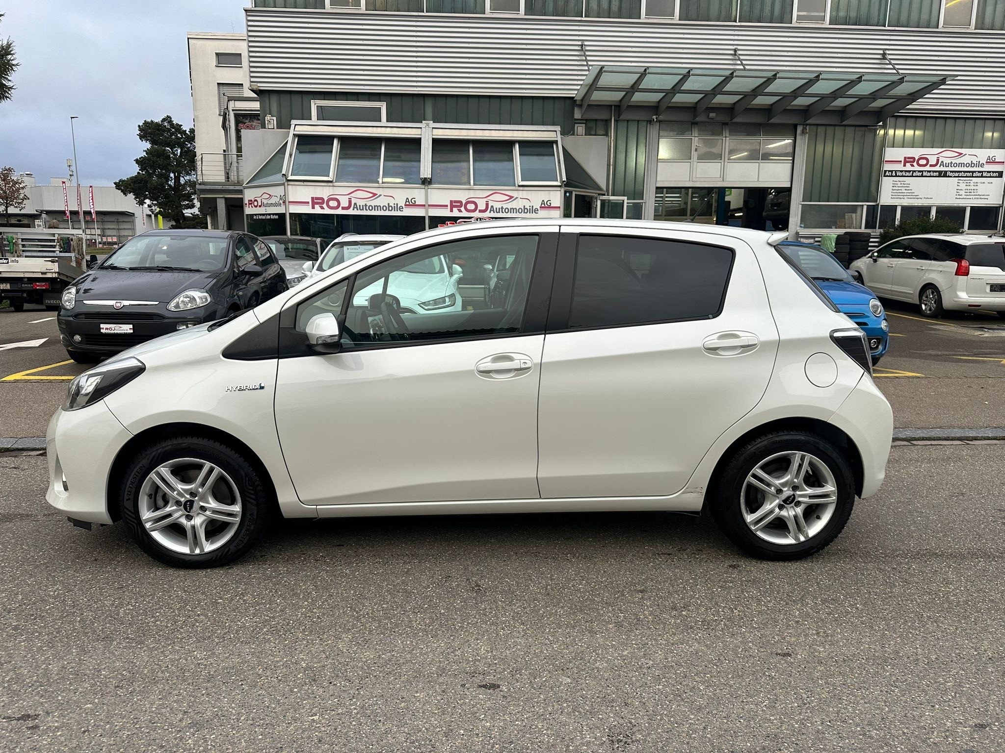 TOYOTA Yaris 1.5 VVT-i Hybrid Sol CVT