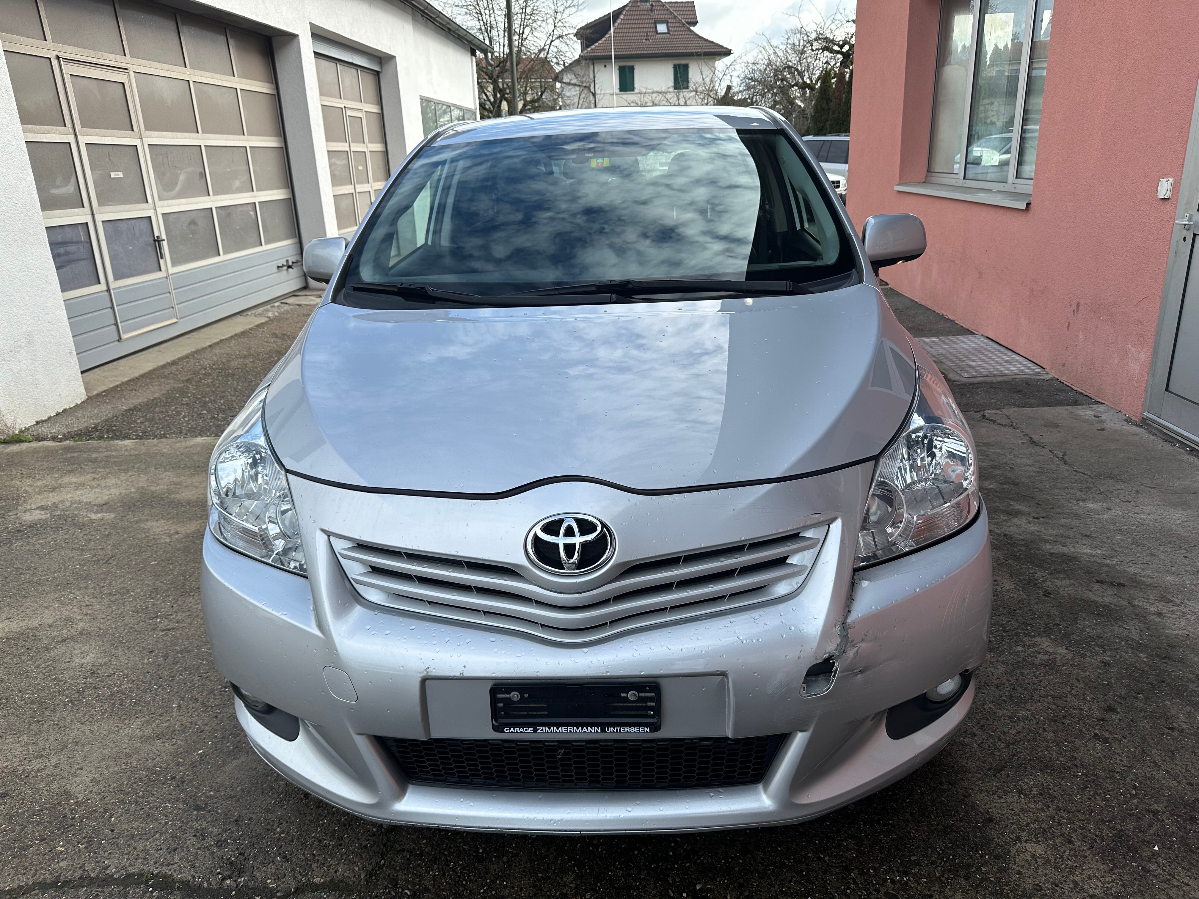 TOYOTA Verso 2.2 D-CAT Linea Sol Automatic