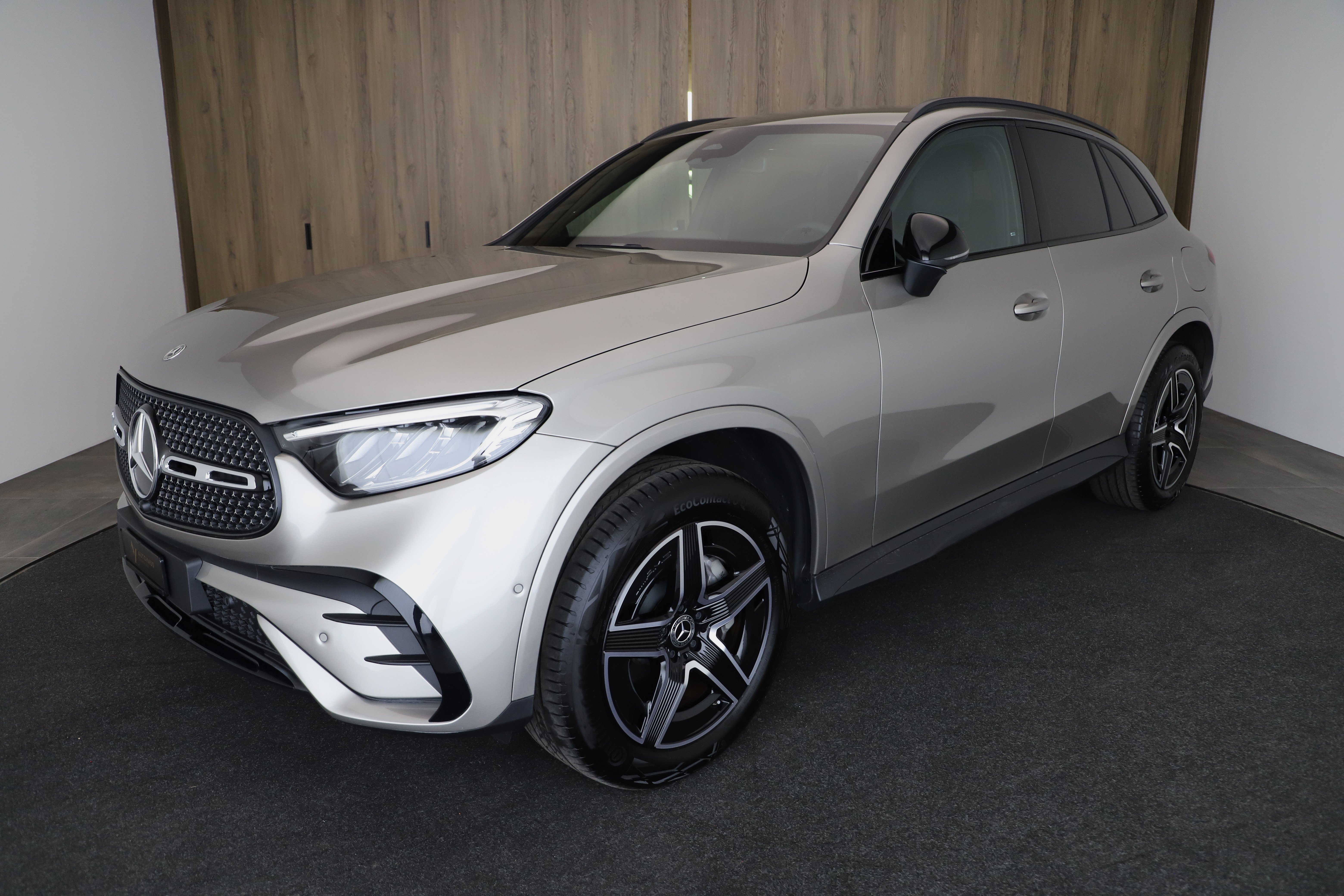 MERCEDES-BENZ GLC 300 e AMG Line 4Matic 9G-Tronic Night Paket