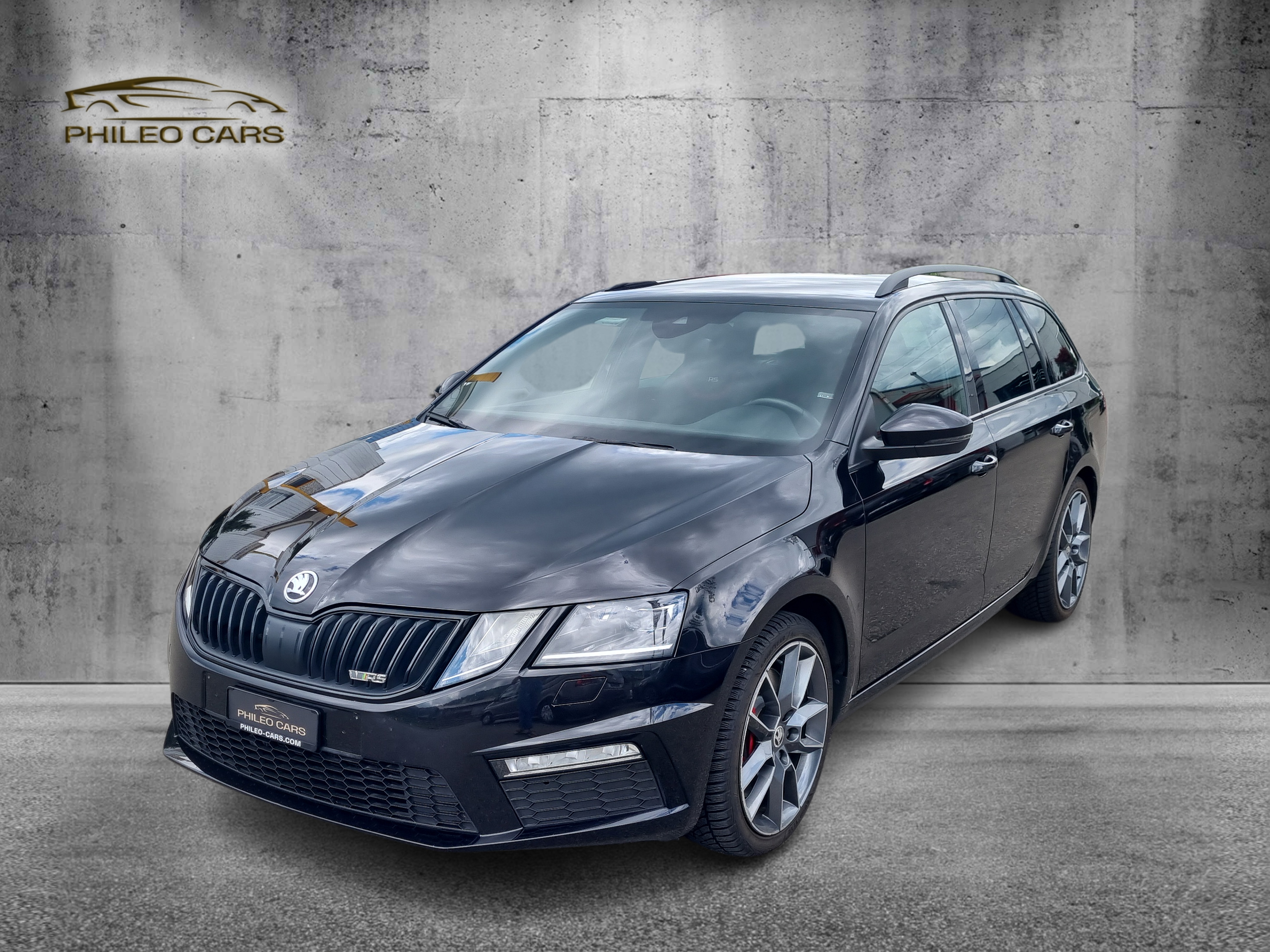 SKODA Octavia Combi 2.0 TSI DSG RS