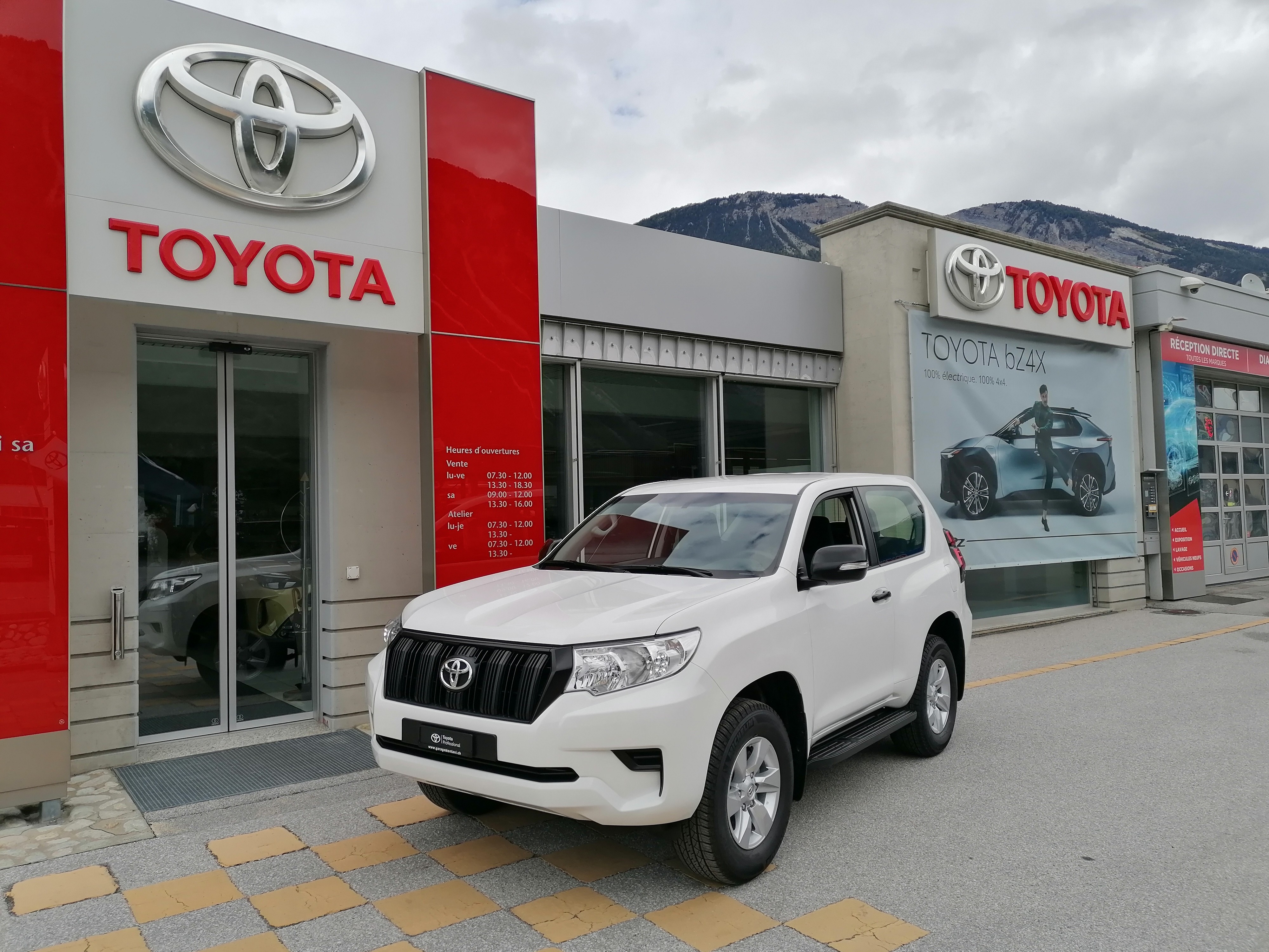 TOYOTA LandCruiser 2.8TD Act. A