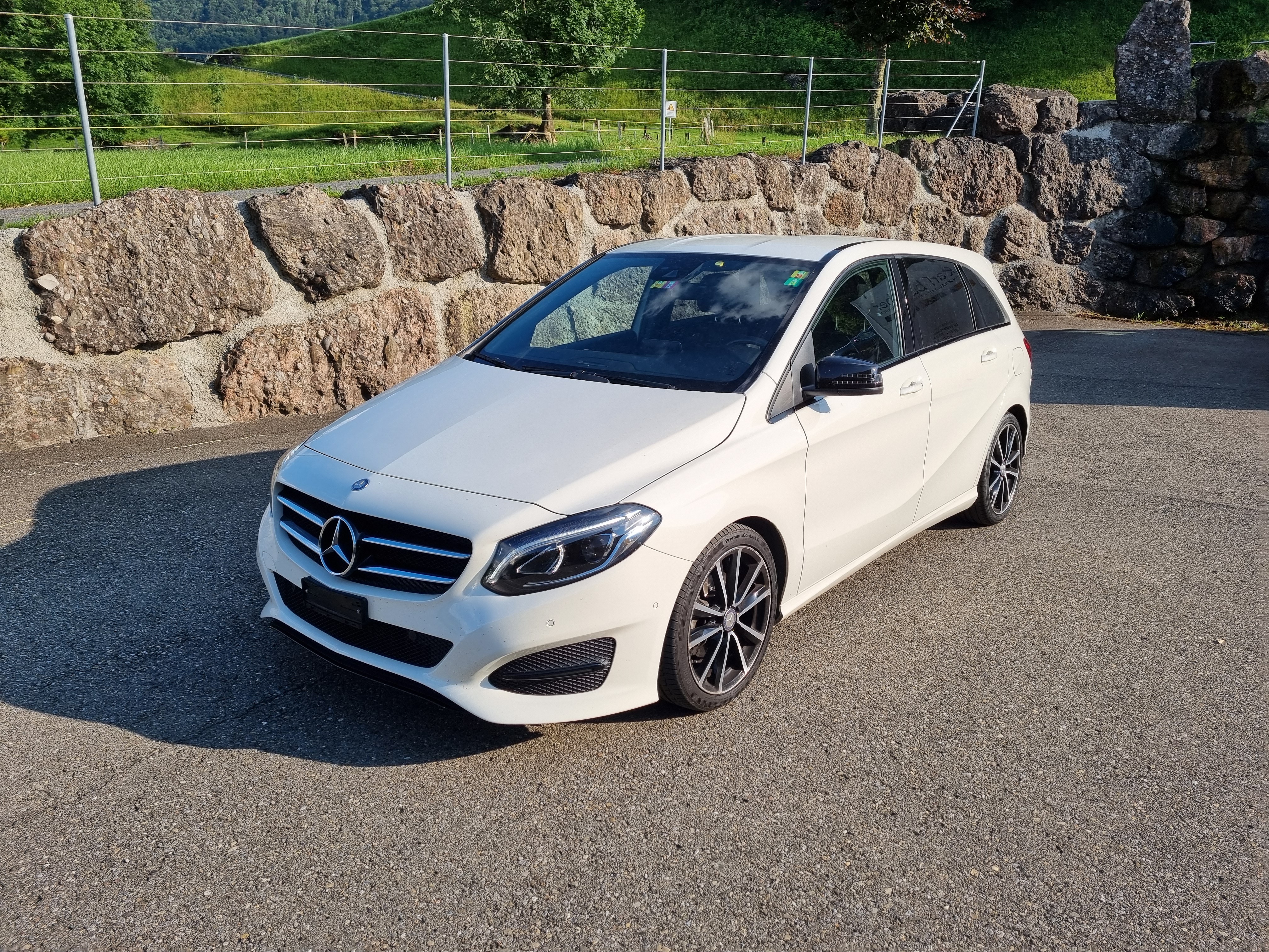 MERCEDES-BENZ B 220 CDI Swiss Star Edition Urban 4Matic 7G-DCT