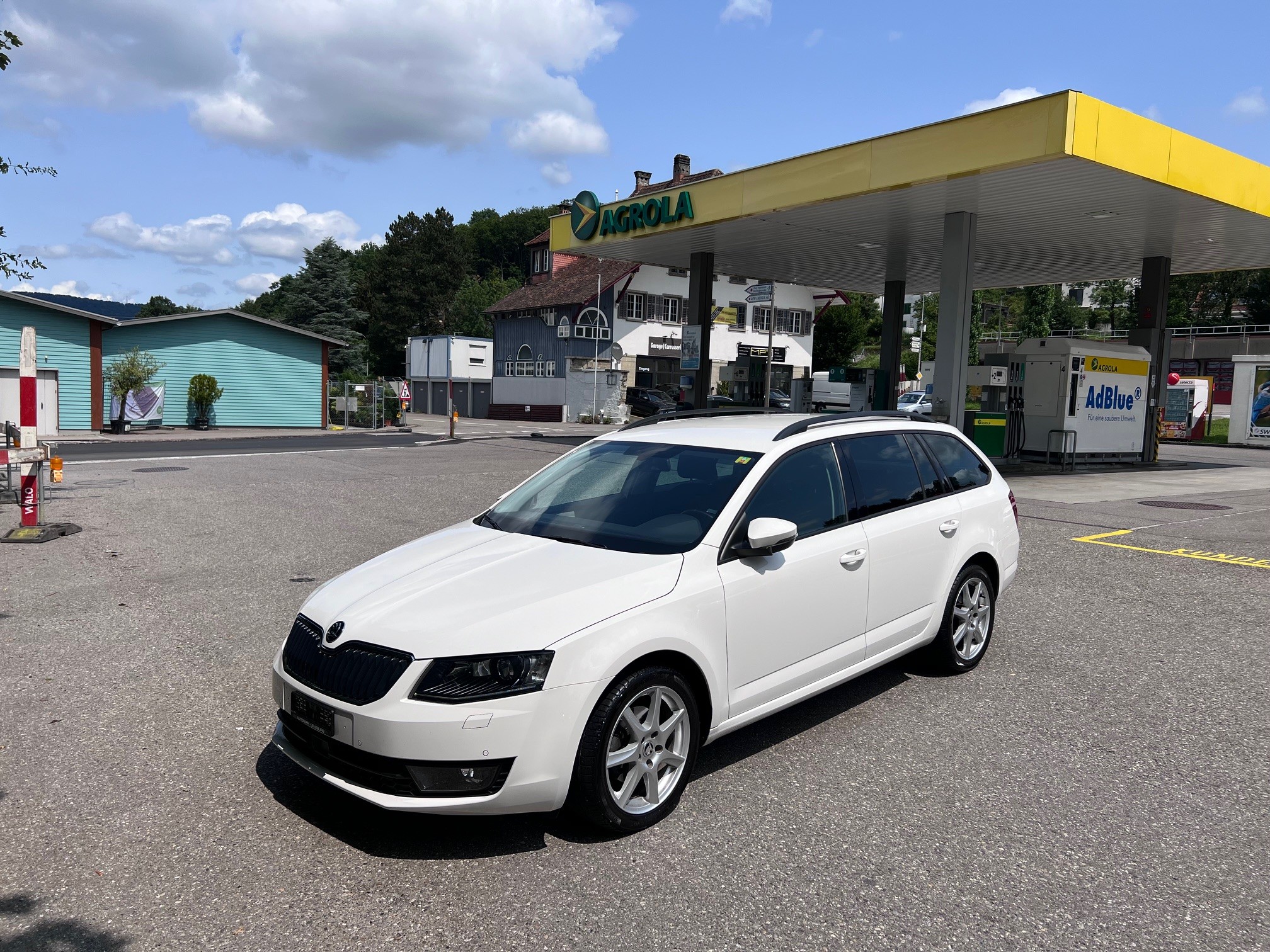 SKODA Octavia Combi 2.0 TDI Elegance DSG