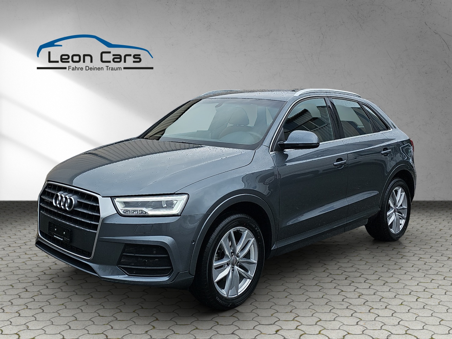 AUDI Q3 2.0 TFSI design quattro S-tronic mit AHK