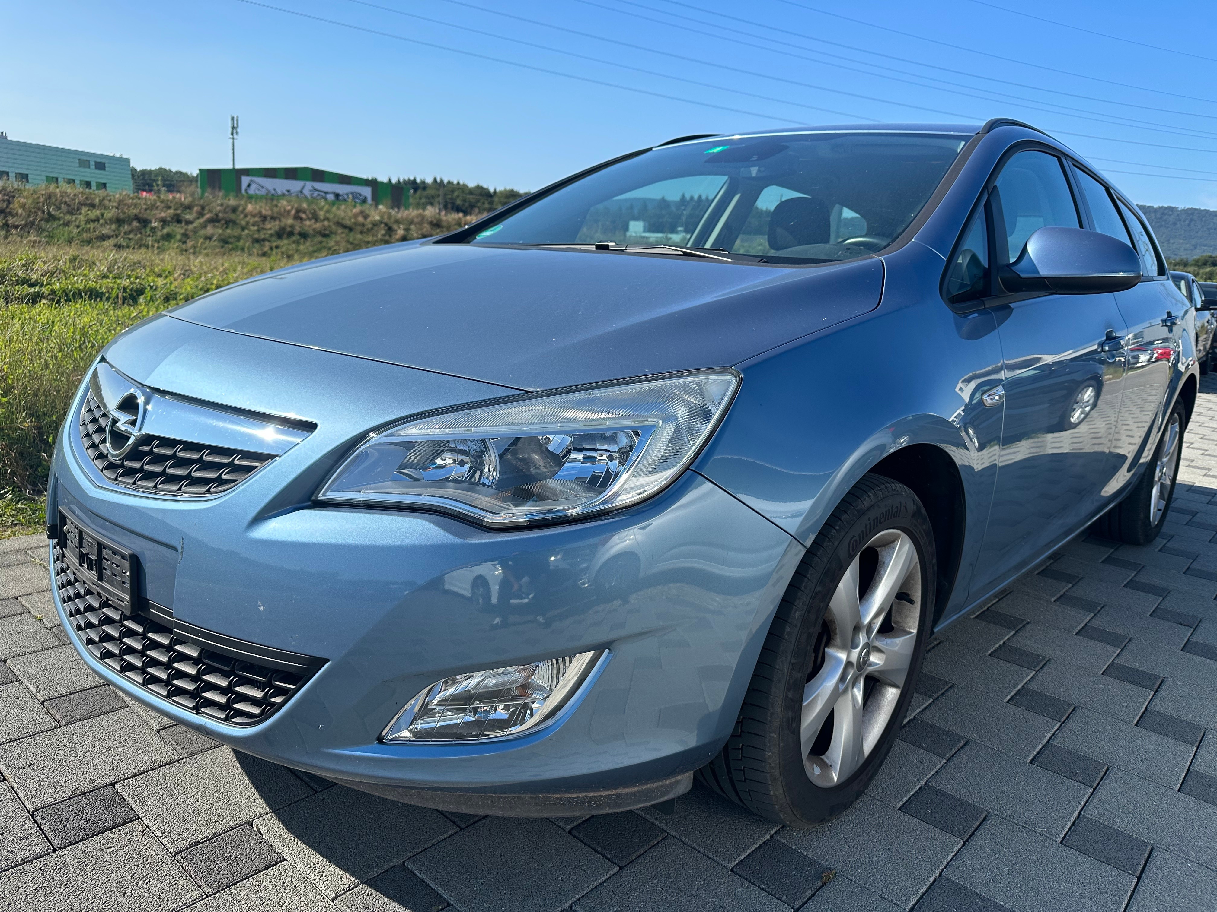 OPEL Astra SportsTourer 1.6i 16V Anniversary Edition