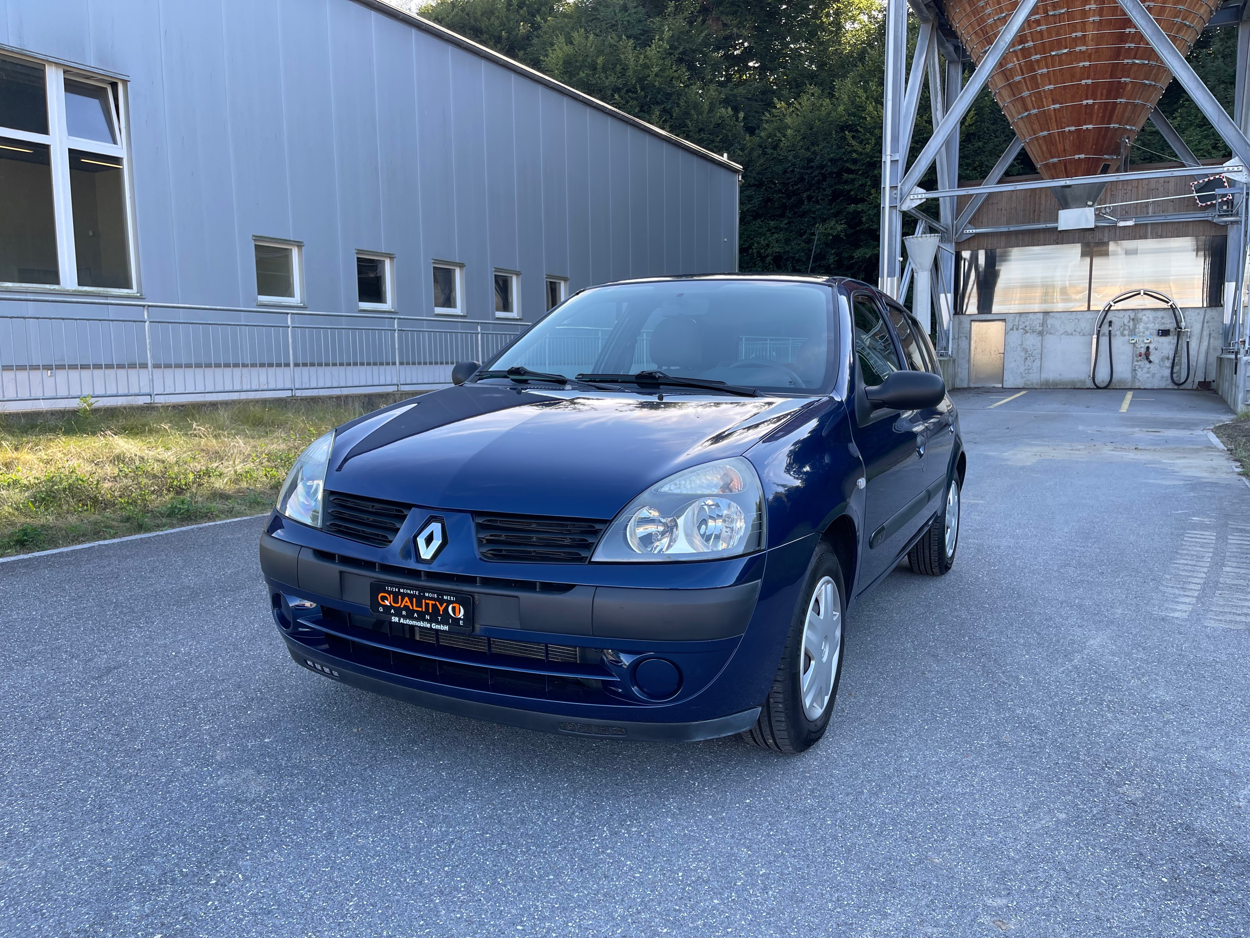 RENAULT Clio 1.2 16V Authentique Pack