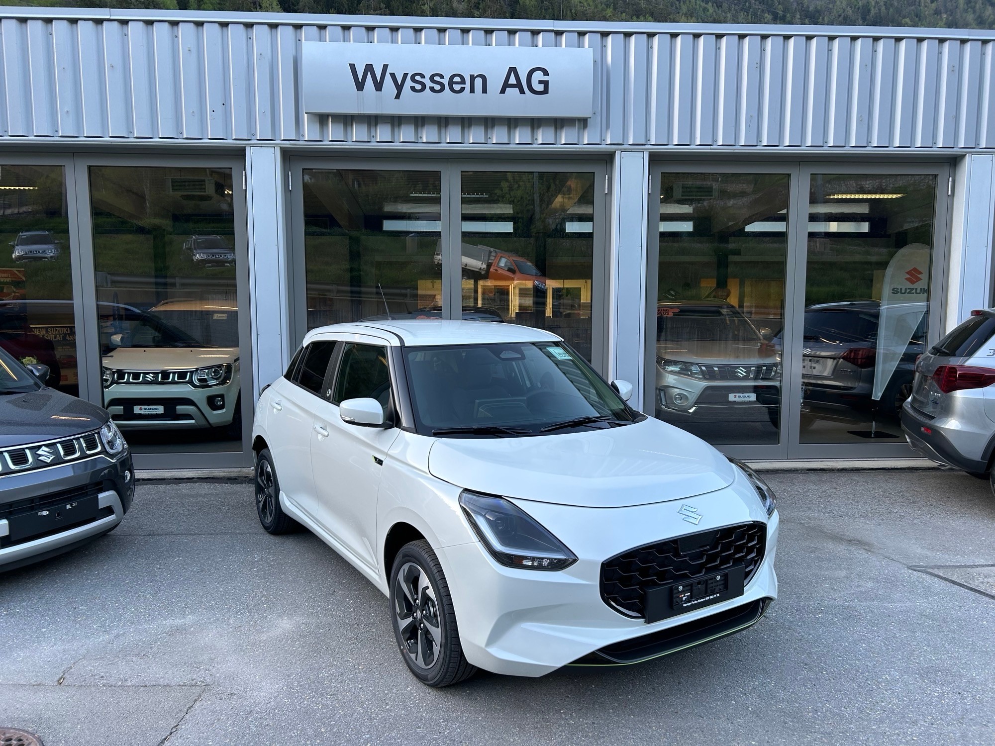 SUZUKI Swift 1.2 1st Edition Top Hybrid 4x4