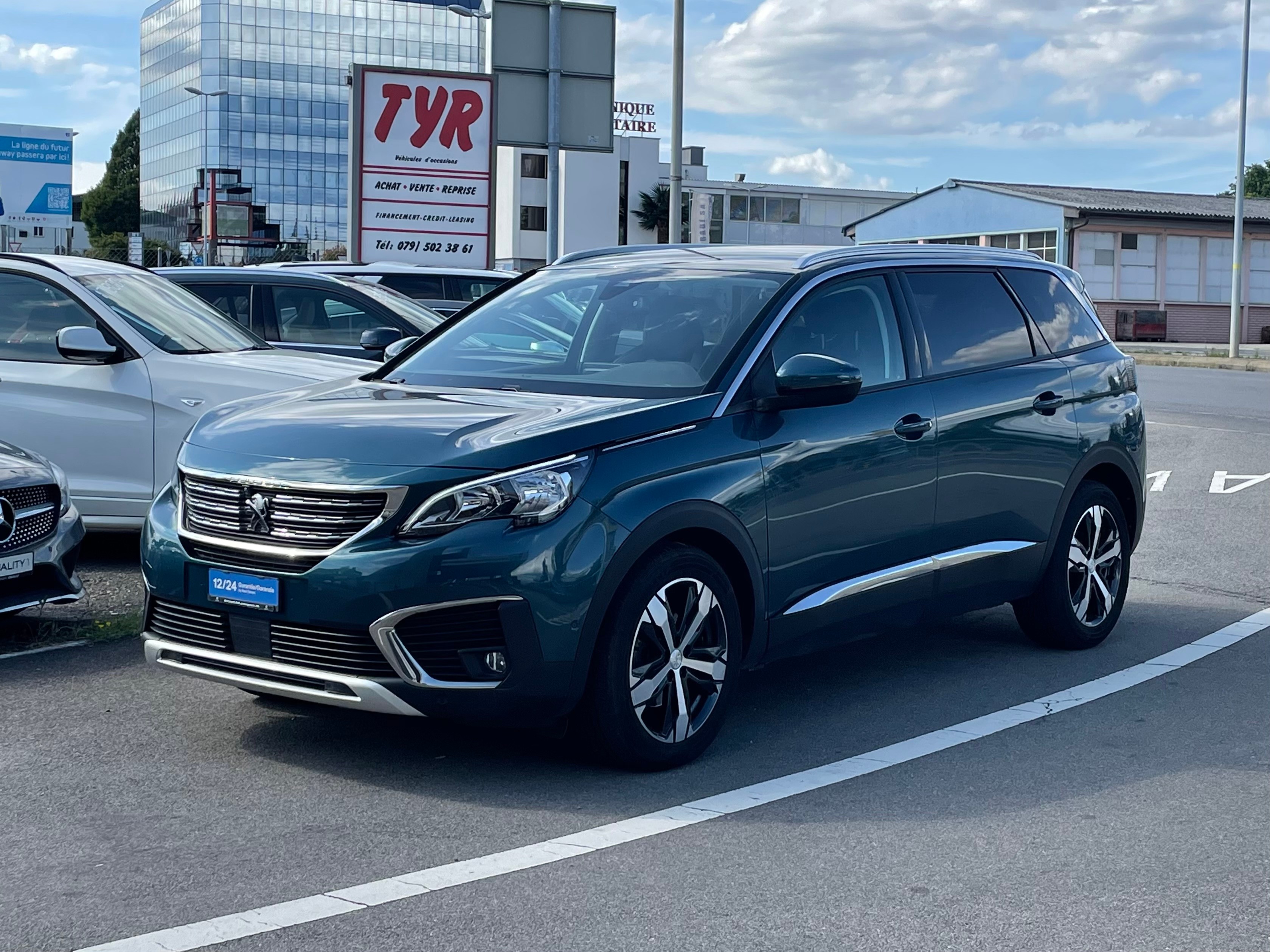 PEUGEOT 5008 1.2 Pure Tech Allure EAT8